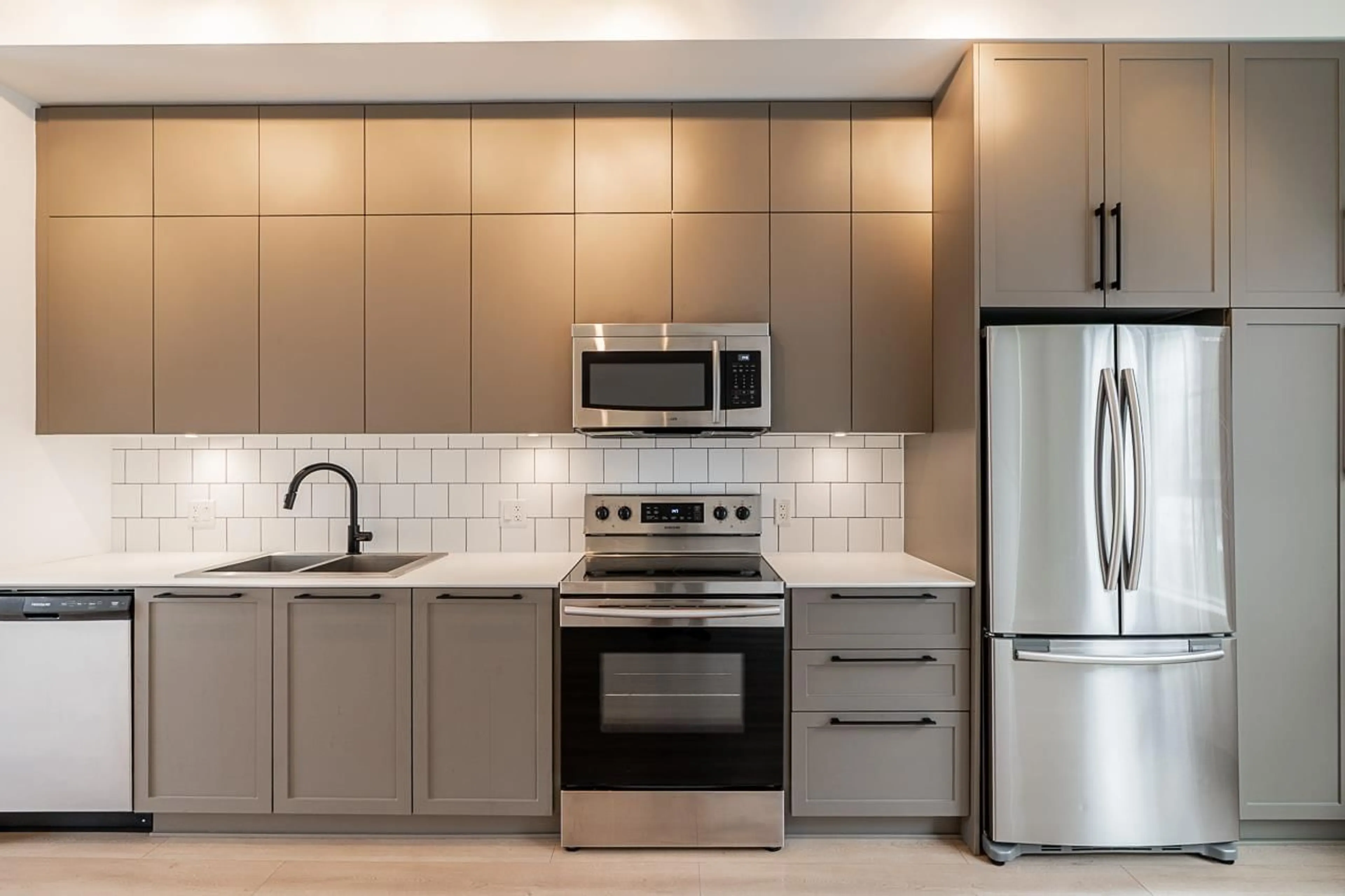 Standard kitchen, unknown for 28 - 2838 LIVINGSTONE AVENUE, Abbotsford British Columbia V2T0J1