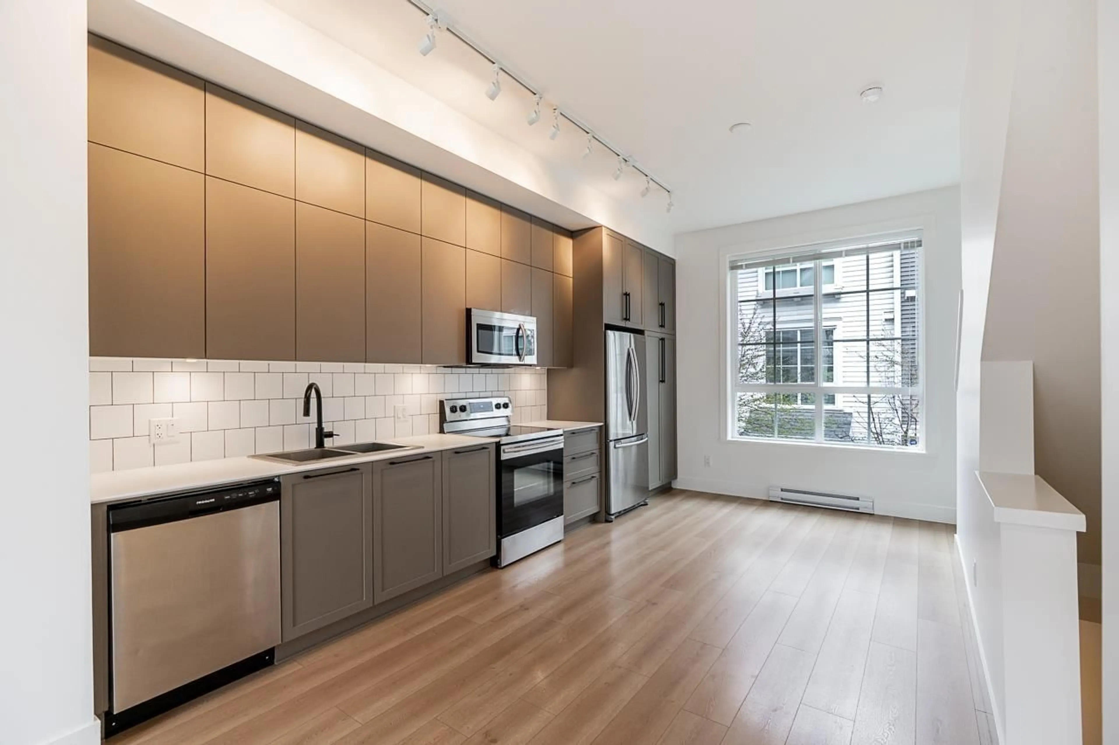 Open concept kitchen, unknown for 28 - 2838 LIVINGSTONE AVENUE, Abbotsford British Columbia V2T0J1