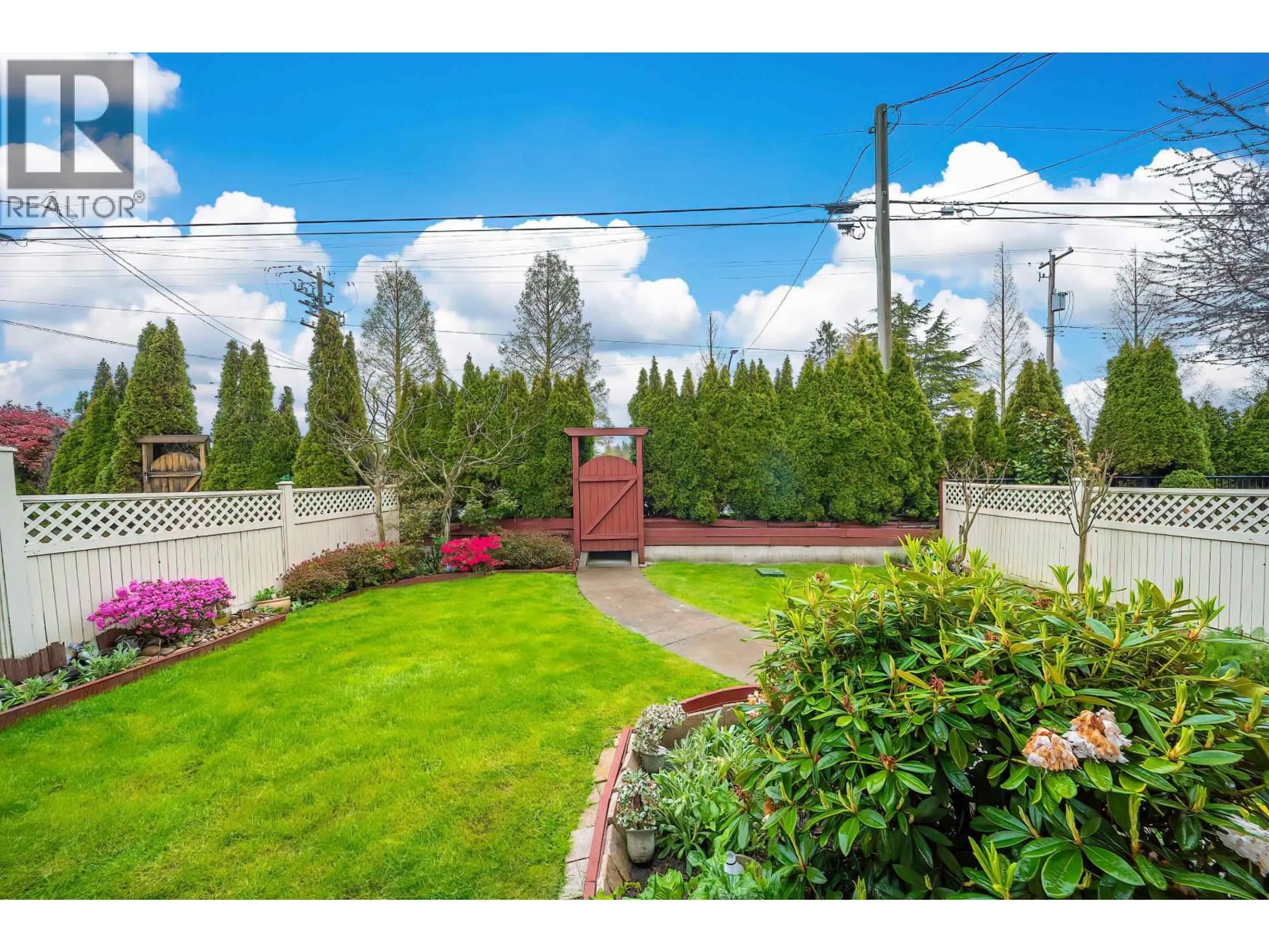 A pic from outside/outdoor area/front of a property/back of a property/a pic from drone, unknown for 9073 NO. 1 ROAD, Richmond British Columbia V7E1R6