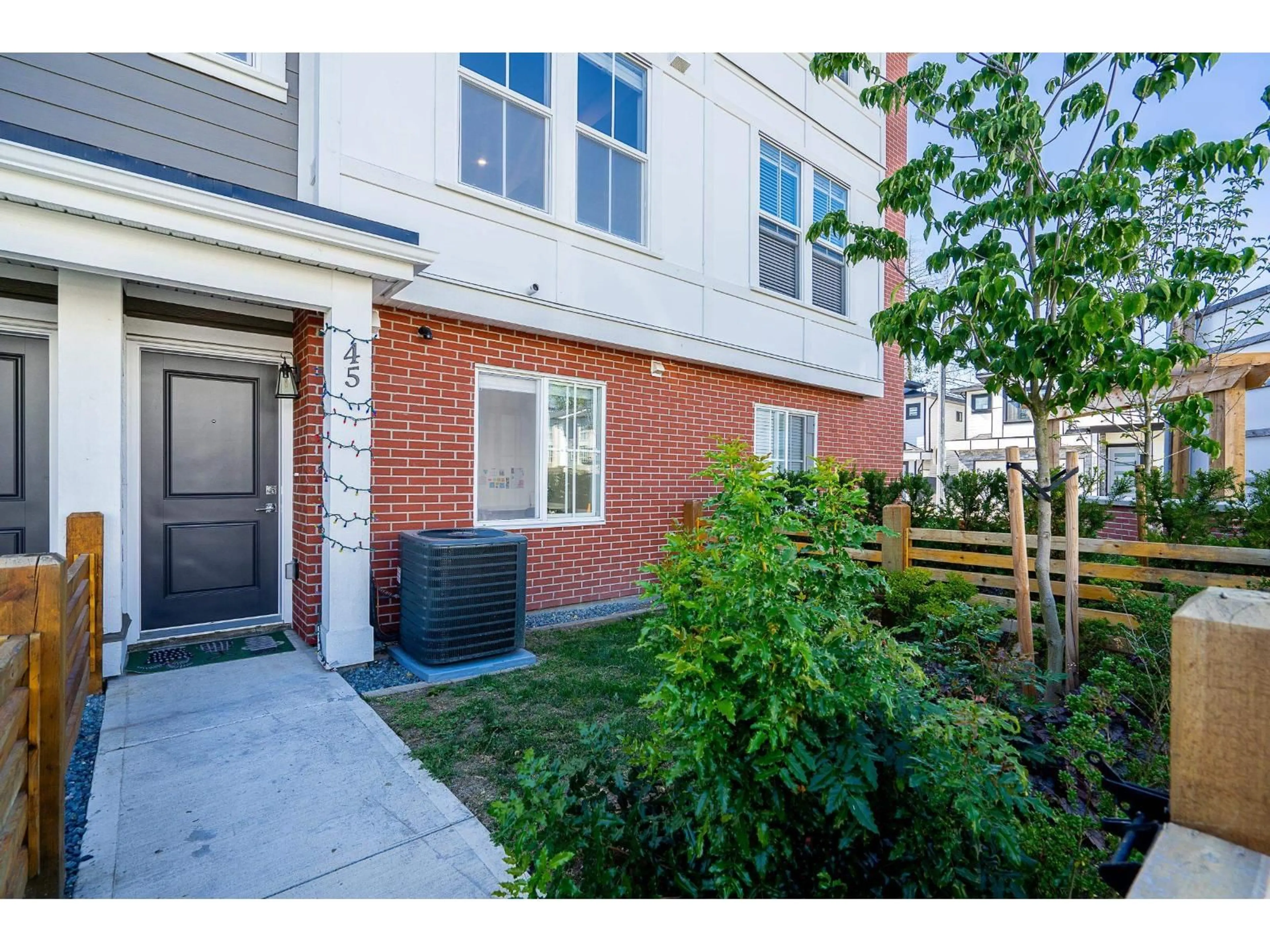 Unknown for 45 - 20680 76B AVENUE, Langley British Columbia V2Y4L2