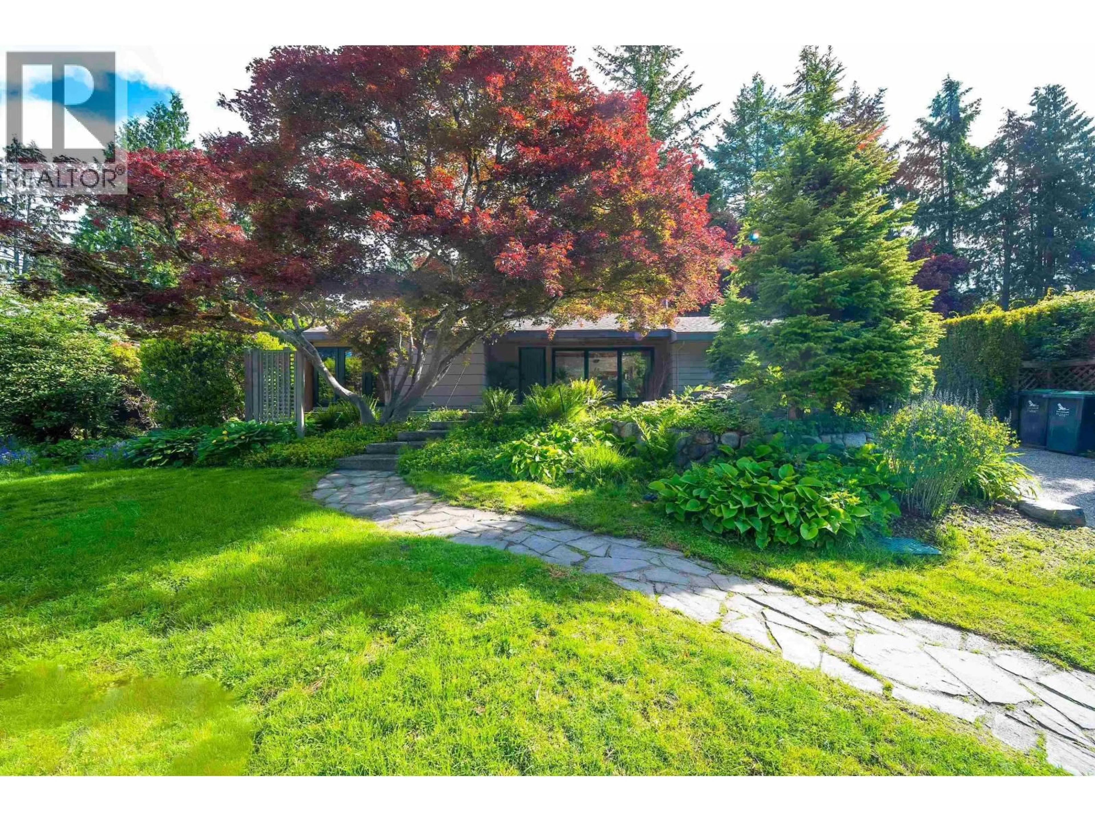Patio, street for 4096 SUNSET BOULEVARD, North Vancouver British Columbia V7R3Y8
