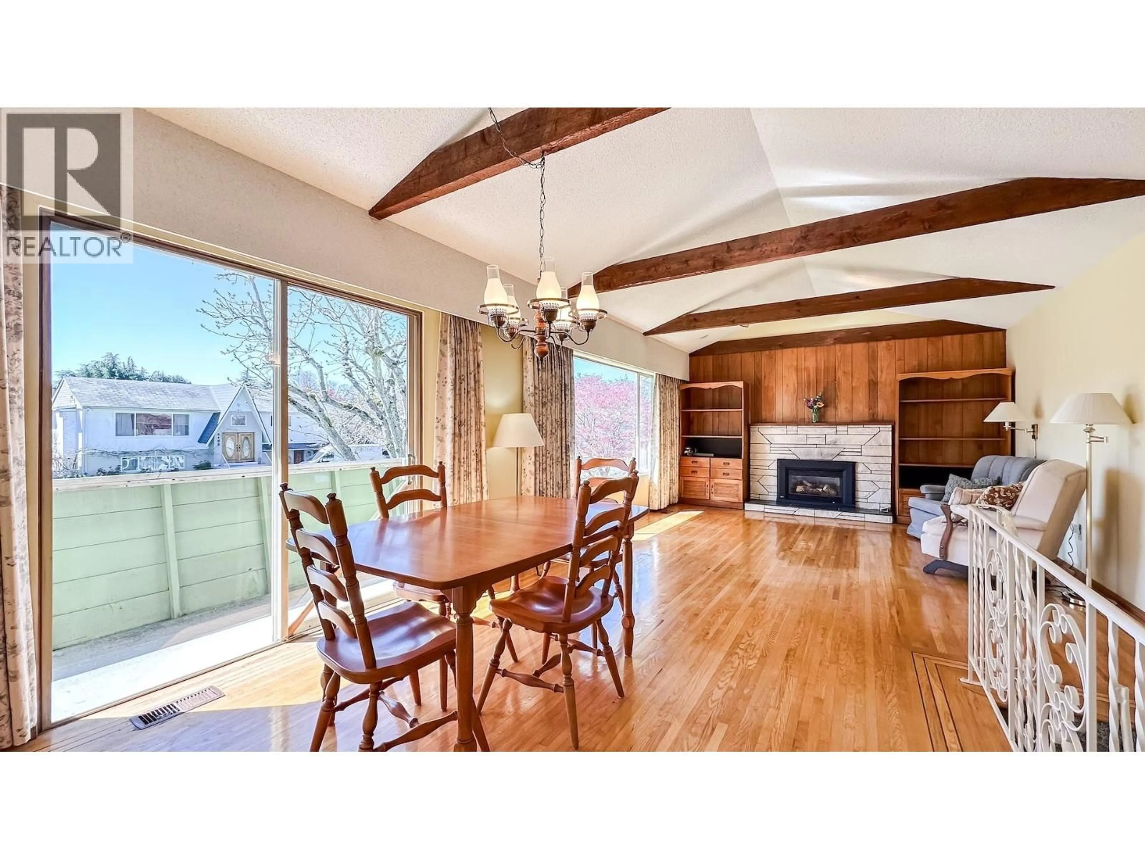 Dining room, wood/laminate floor for 6468 AZURE ROAD, Richmond British Columbia V7C2R9