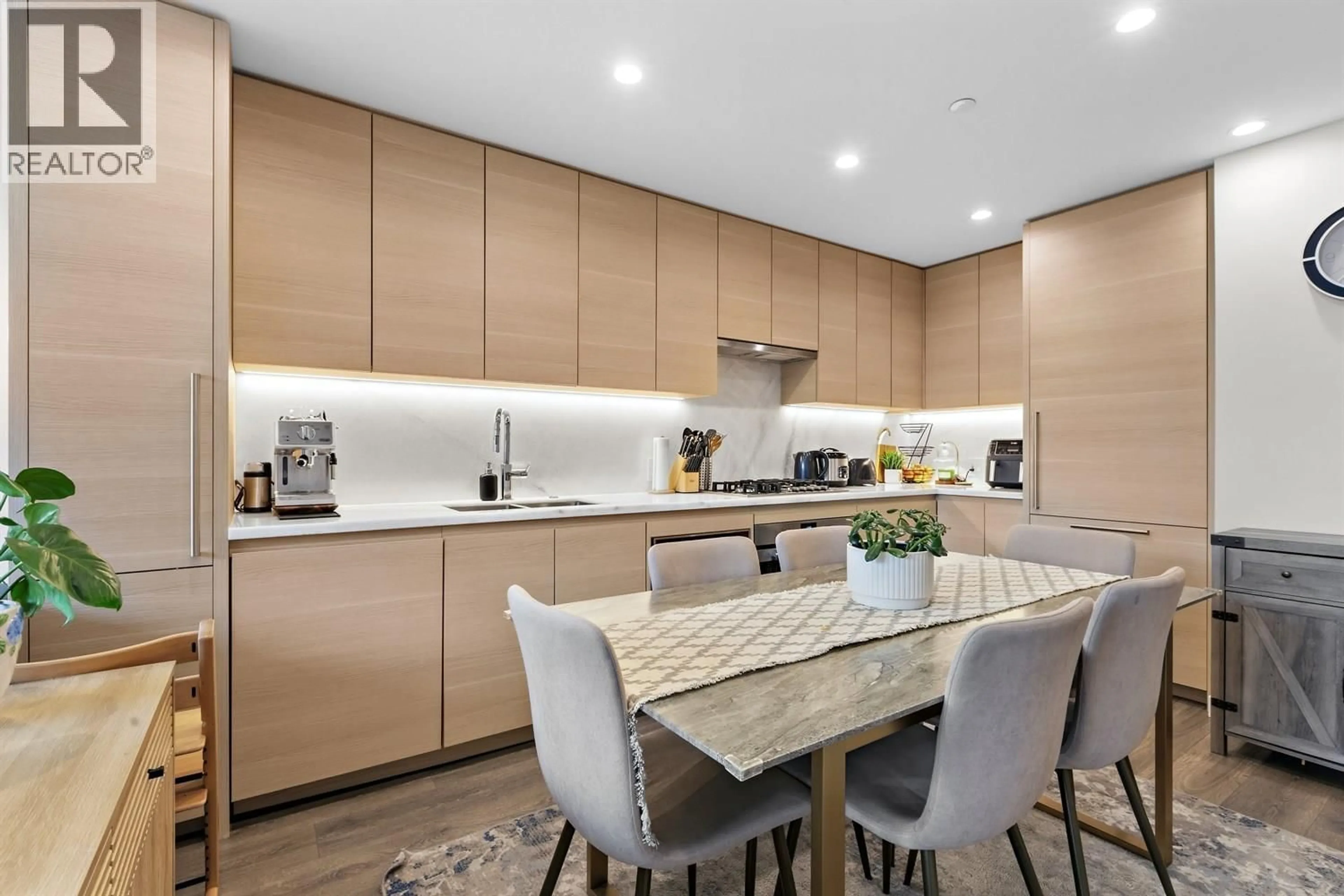 Contemporary kitchen, unknown for 603 - 305 MORRISSEY ROAD, Port Moody British Columbia V3H0M3