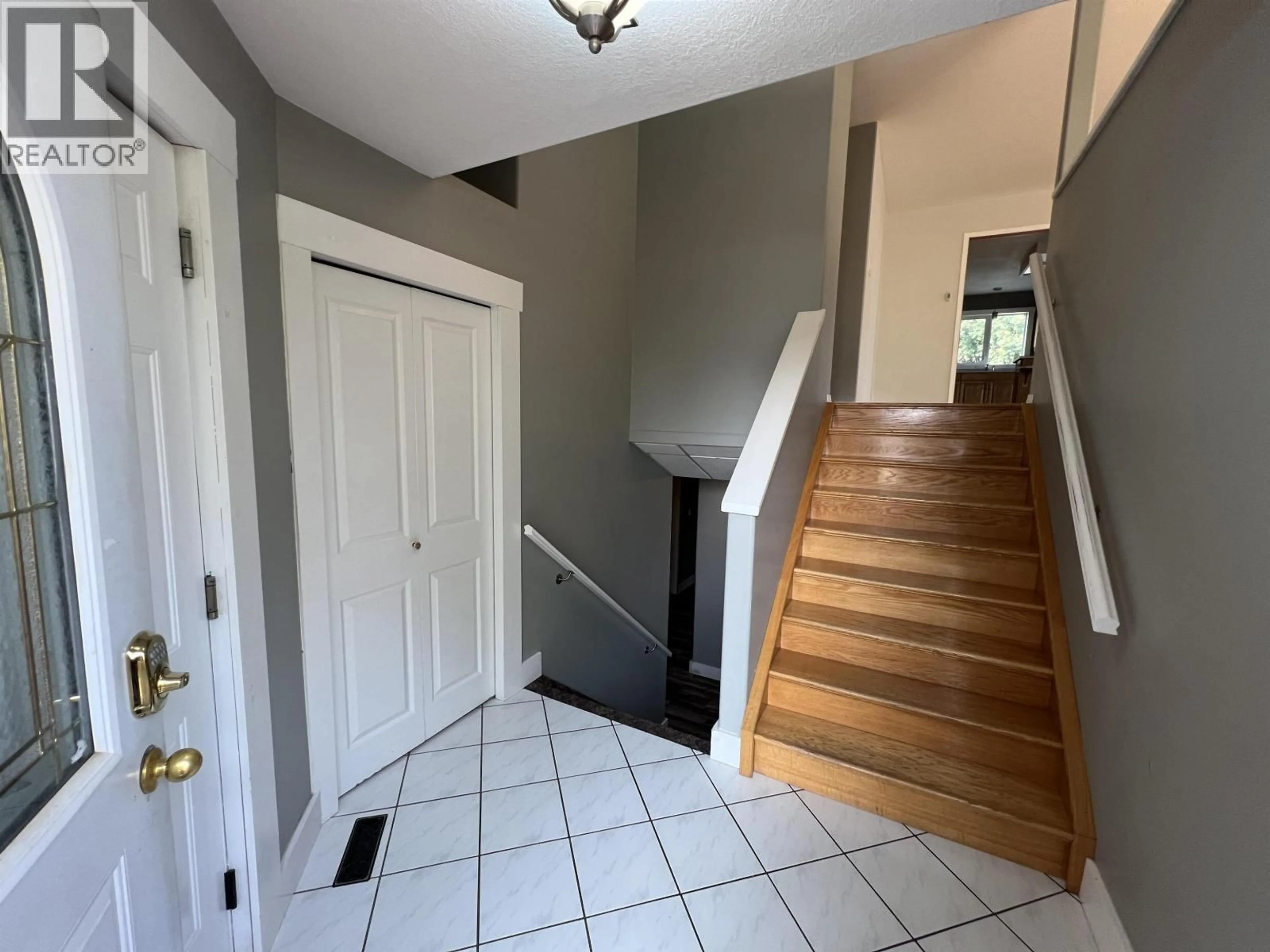 Indoor entryway for 3912 COTTONWOOD ROAD, Fort Nelson British Columbia V0C1R0