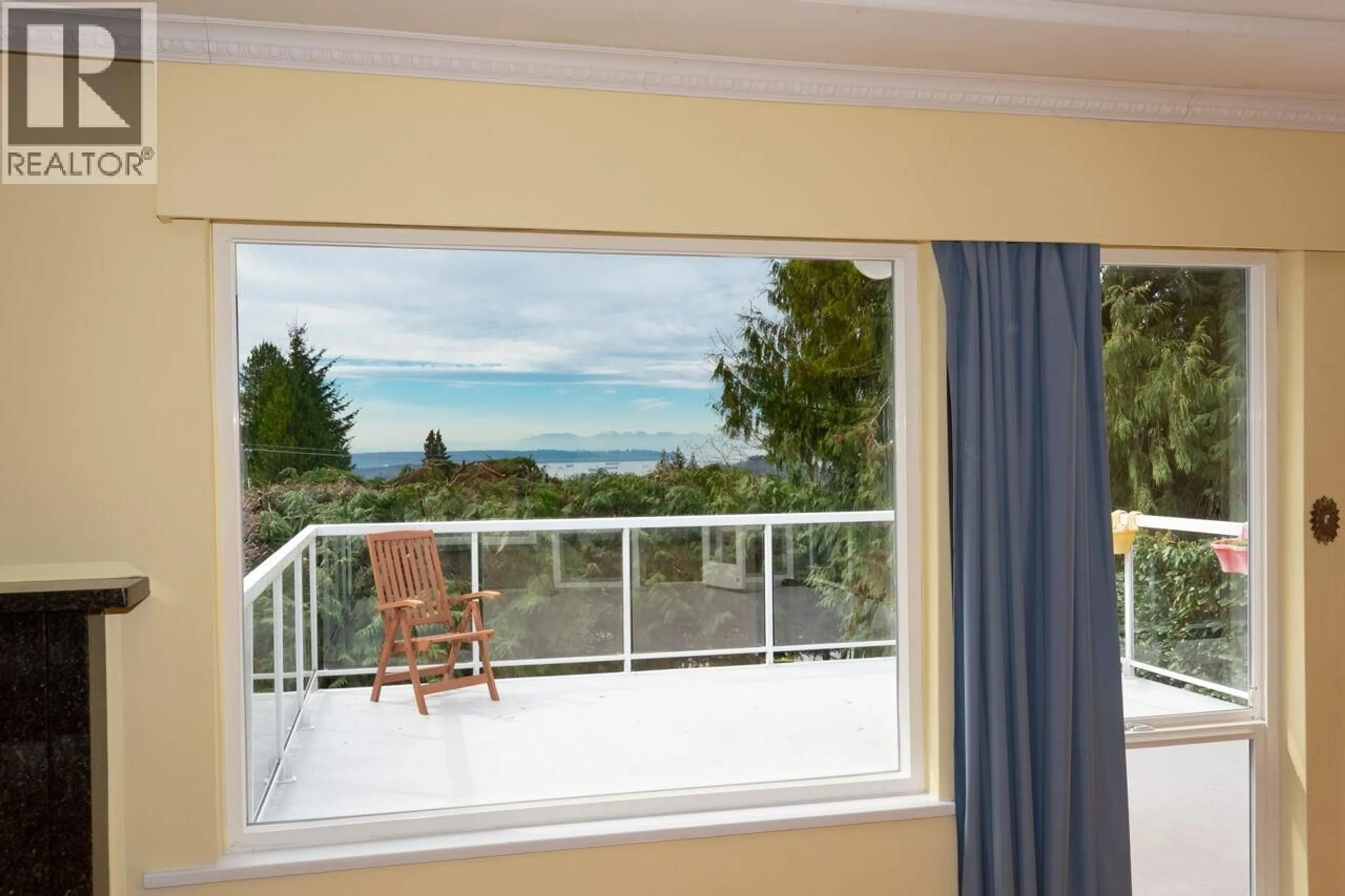 Unknown for 647 BLUERIDGE AVENUE, North Vancouver British Columbia V7R2J4