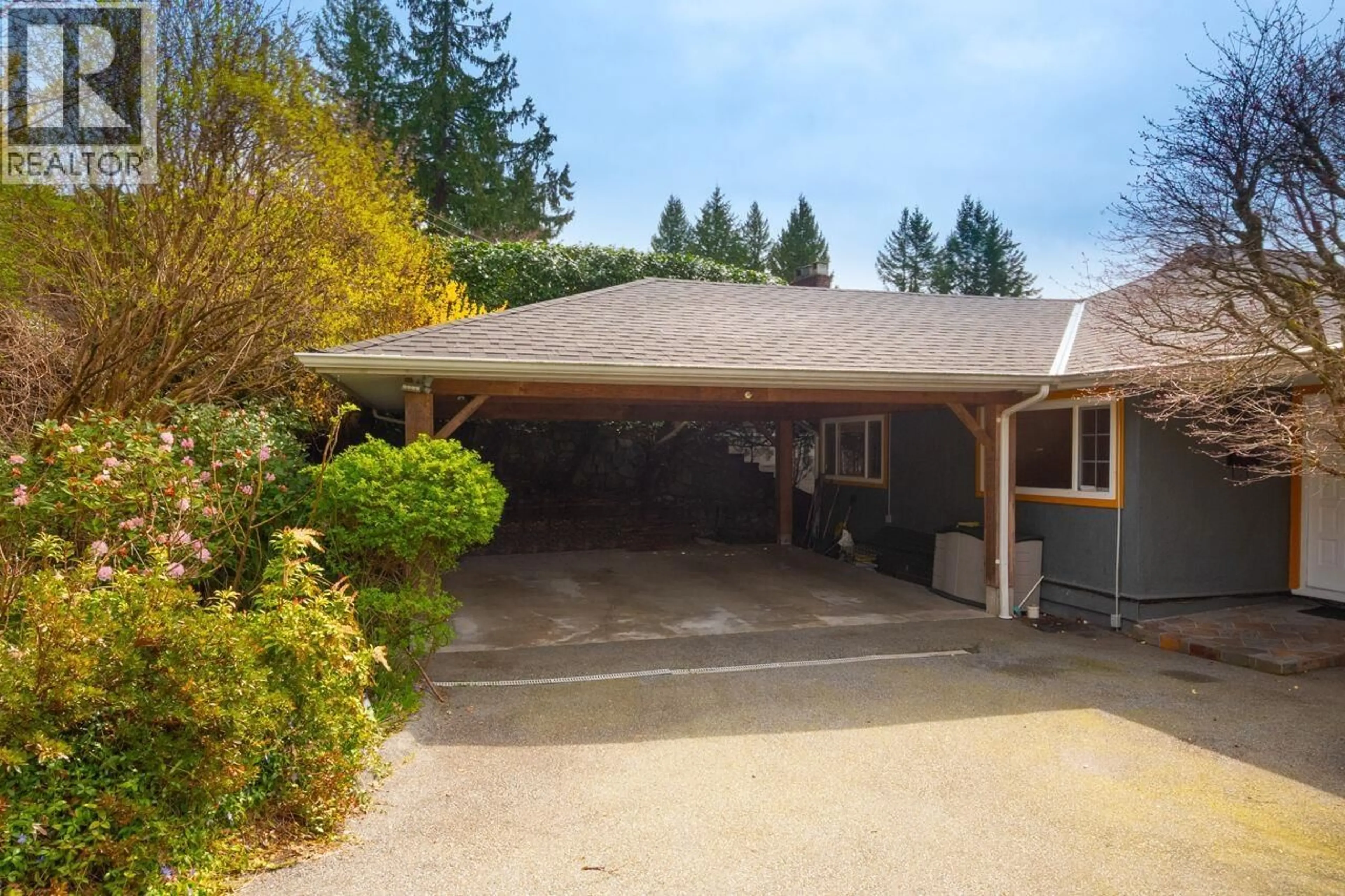 Unknown for 647 BLUERIDGE AVENUE, North Vancouver British Columbia V7R2J4