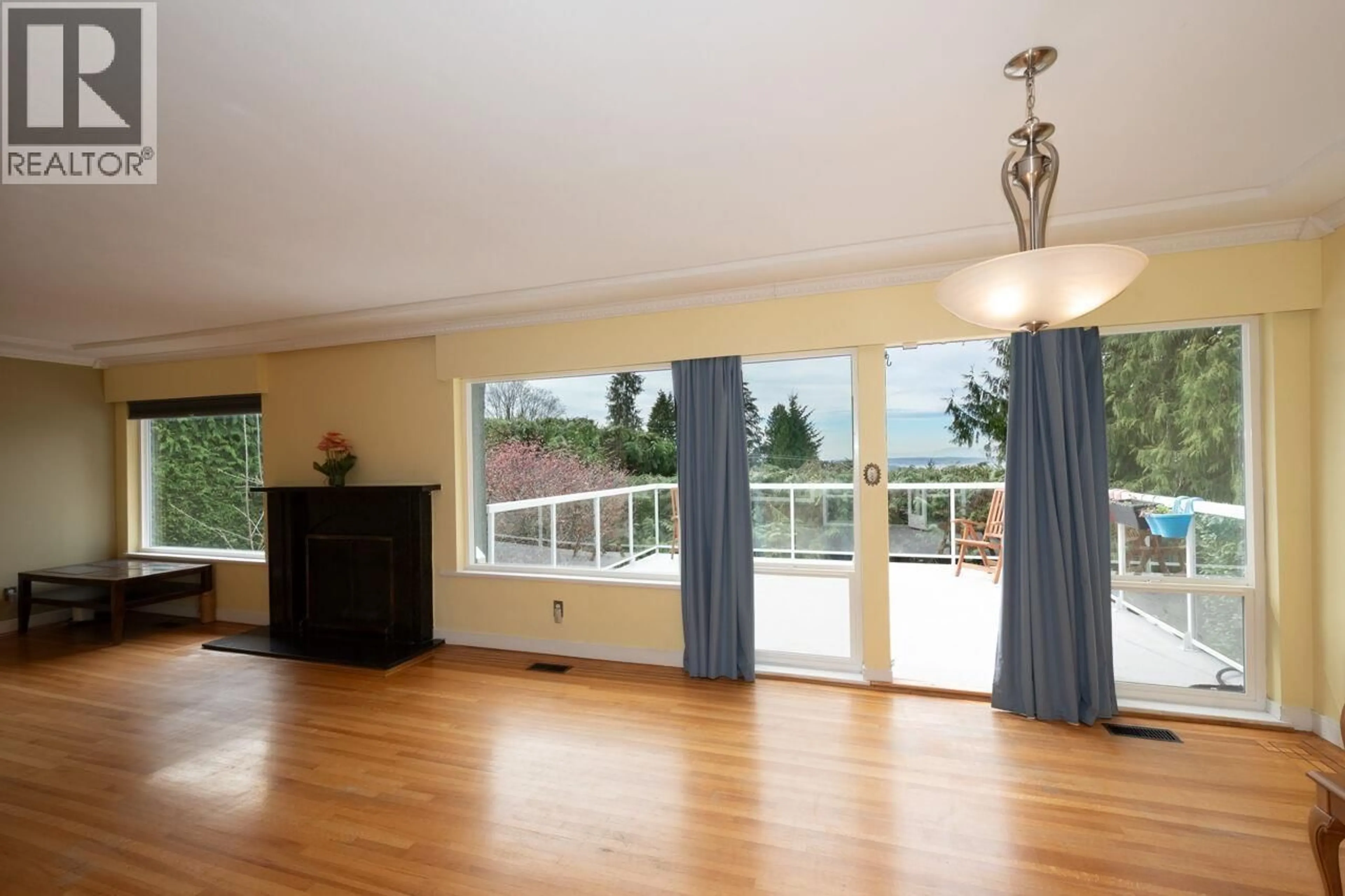 Unknown for 647 BLUERIDGE AVENUE, North Vancouver British Columbia V7R2J4