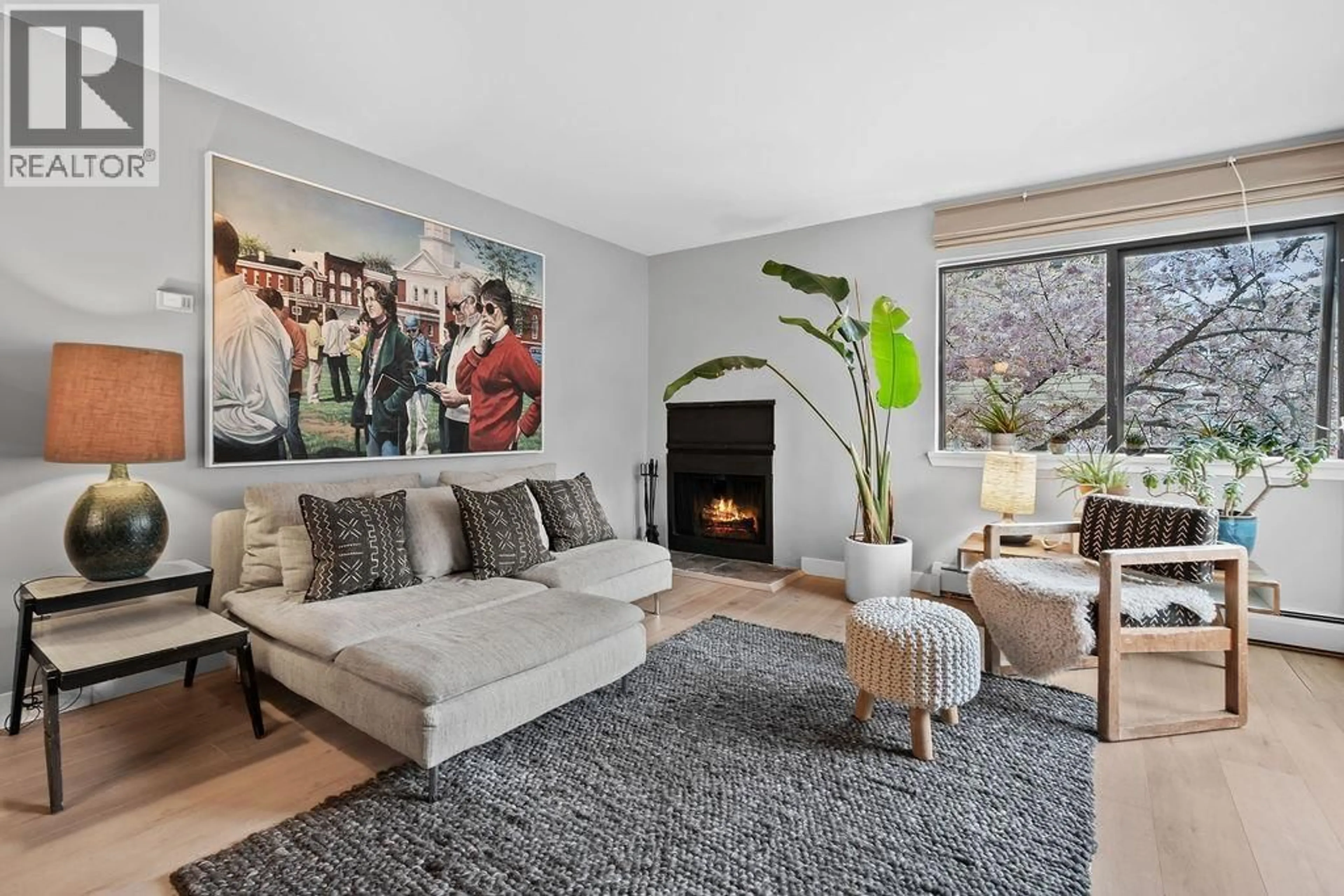 Living room with furniture, unknown for 305 - 3275 MOUNTAIN HIGHWAY, North Vancouver British Columbia V7K2H4