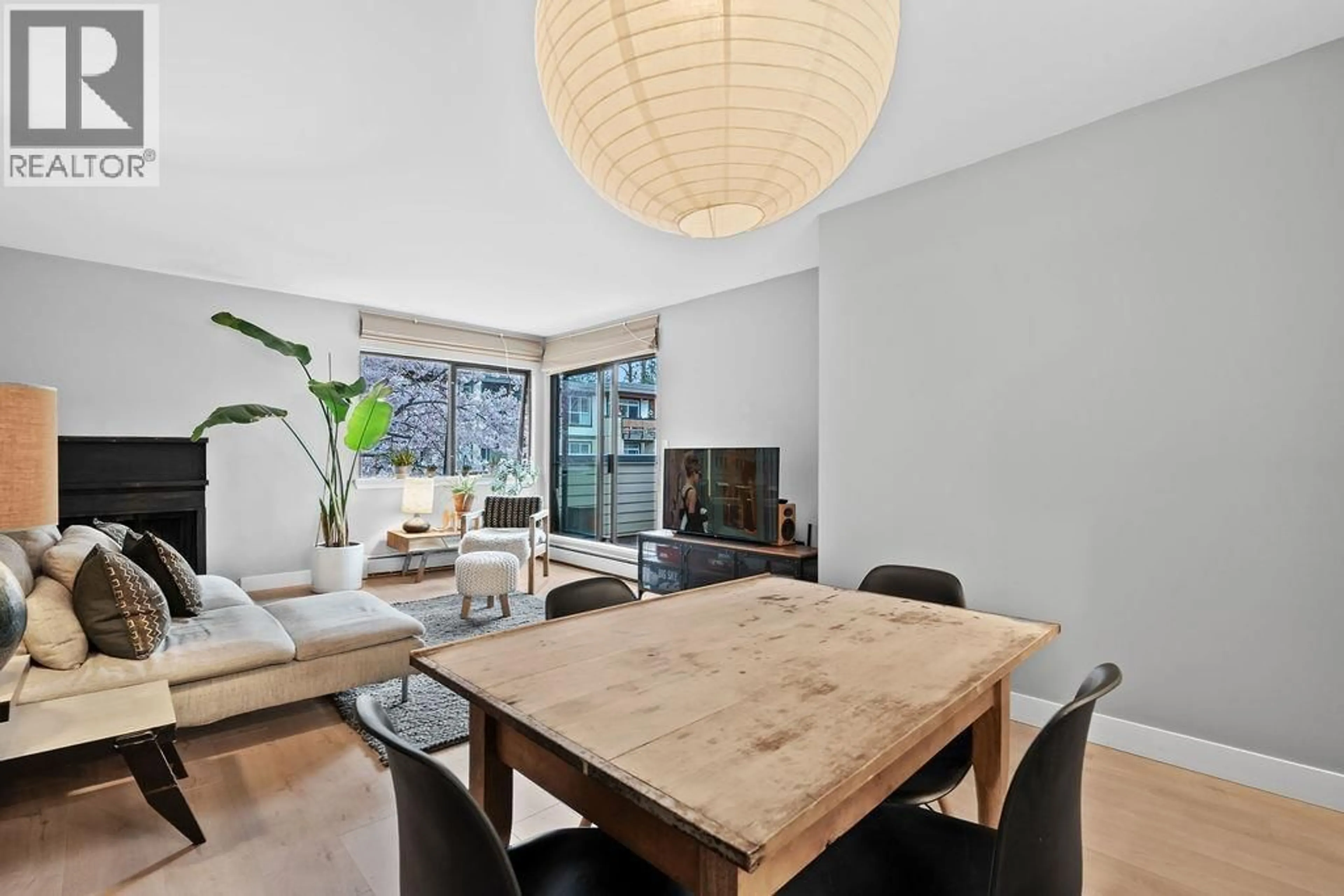 Unknown for 305 - 3275 MOUNTAIN HIGHWAY, North Vancouver British Columbia V7K2H4