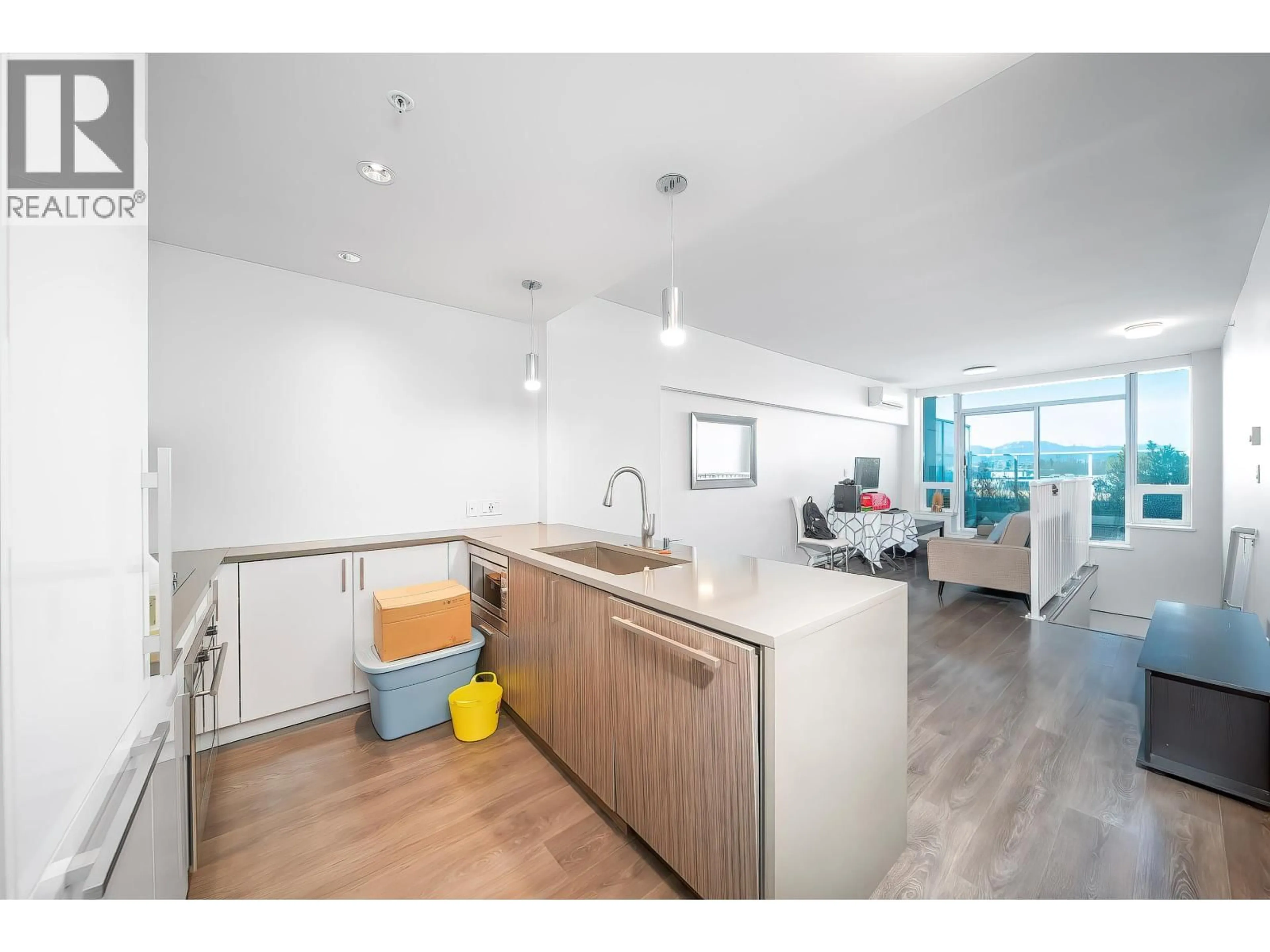 Open concept kitchen, unknown for 515 - 5599 COONEY ROAD, Richmond British Columbia V6X0N8