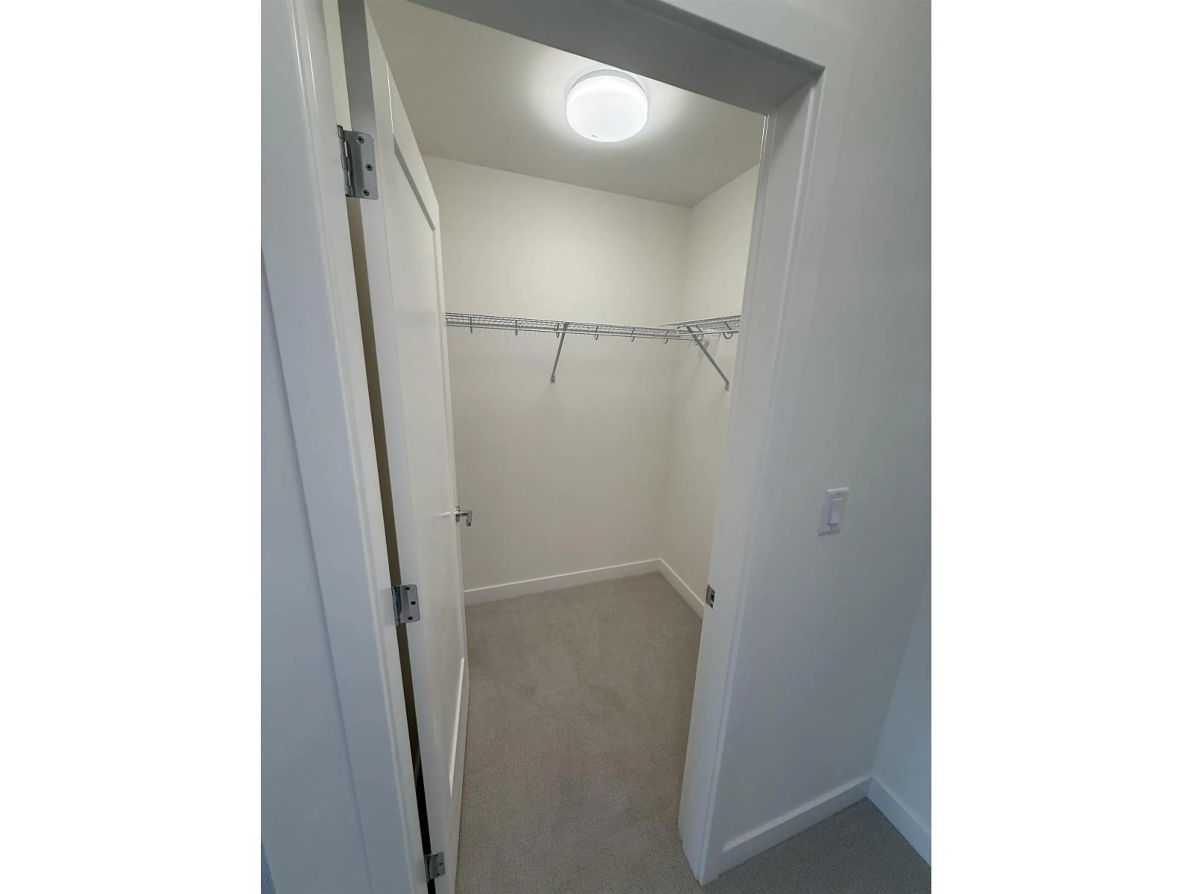 A pic of a room for 306 - 13788 76 AVENUE, Surrey British Columbia V3W3V9