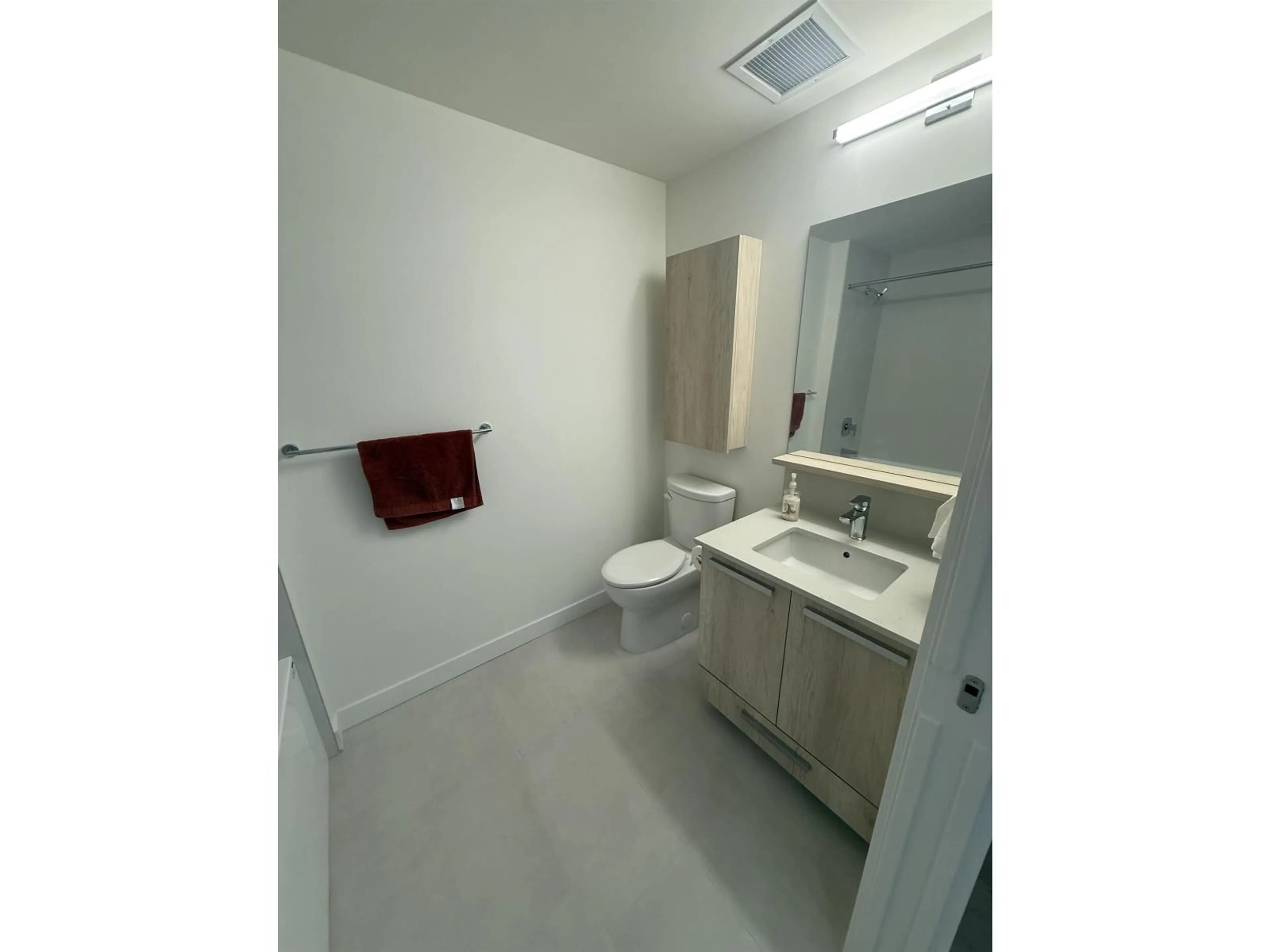 A pic of a room for 306 - 13788 76 AVENUE, Surrey British Columbia V3W3V9