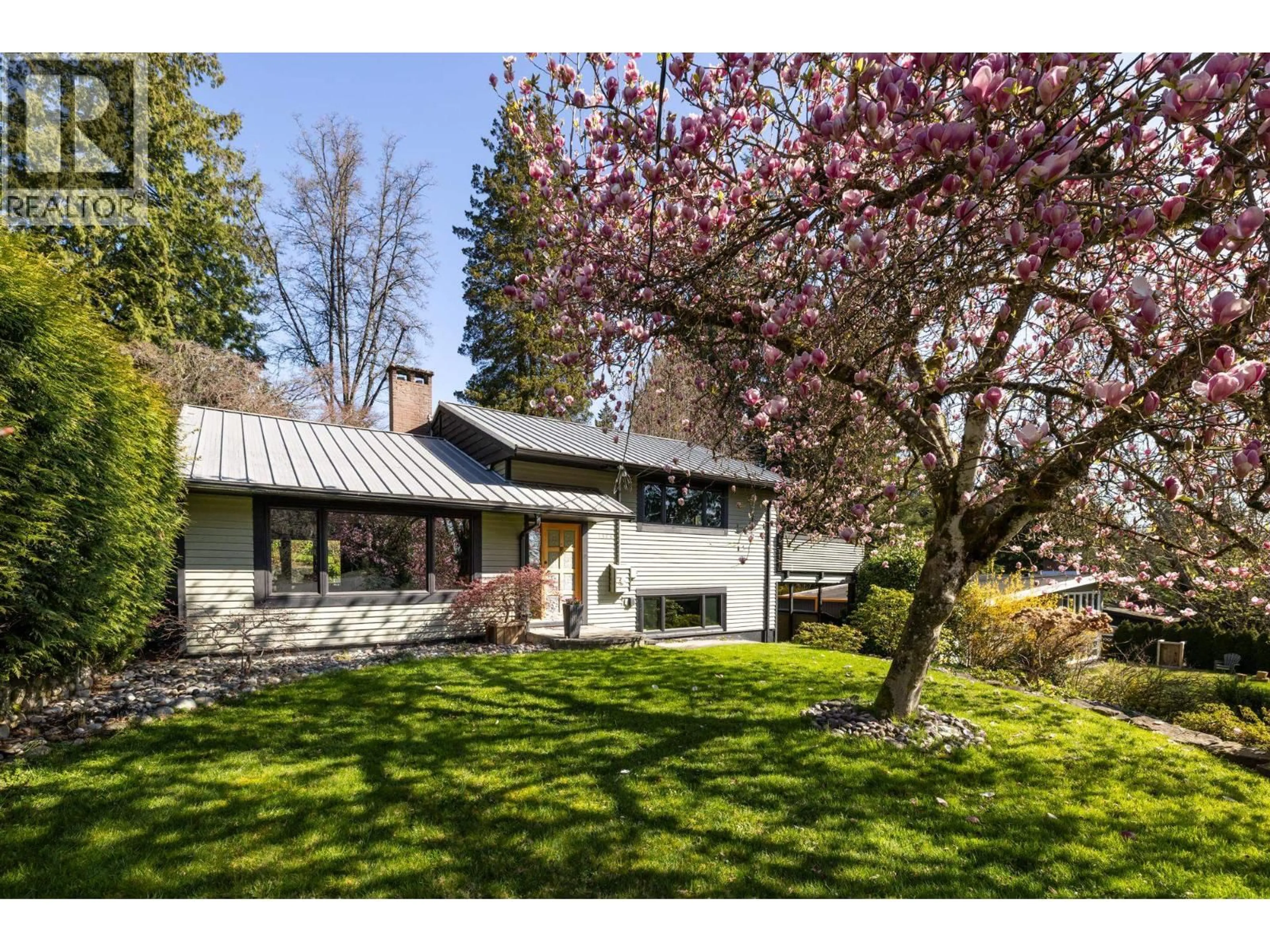 Unknown for 1374 15TH STREET, North Vancouver British Columbia V7J1K8