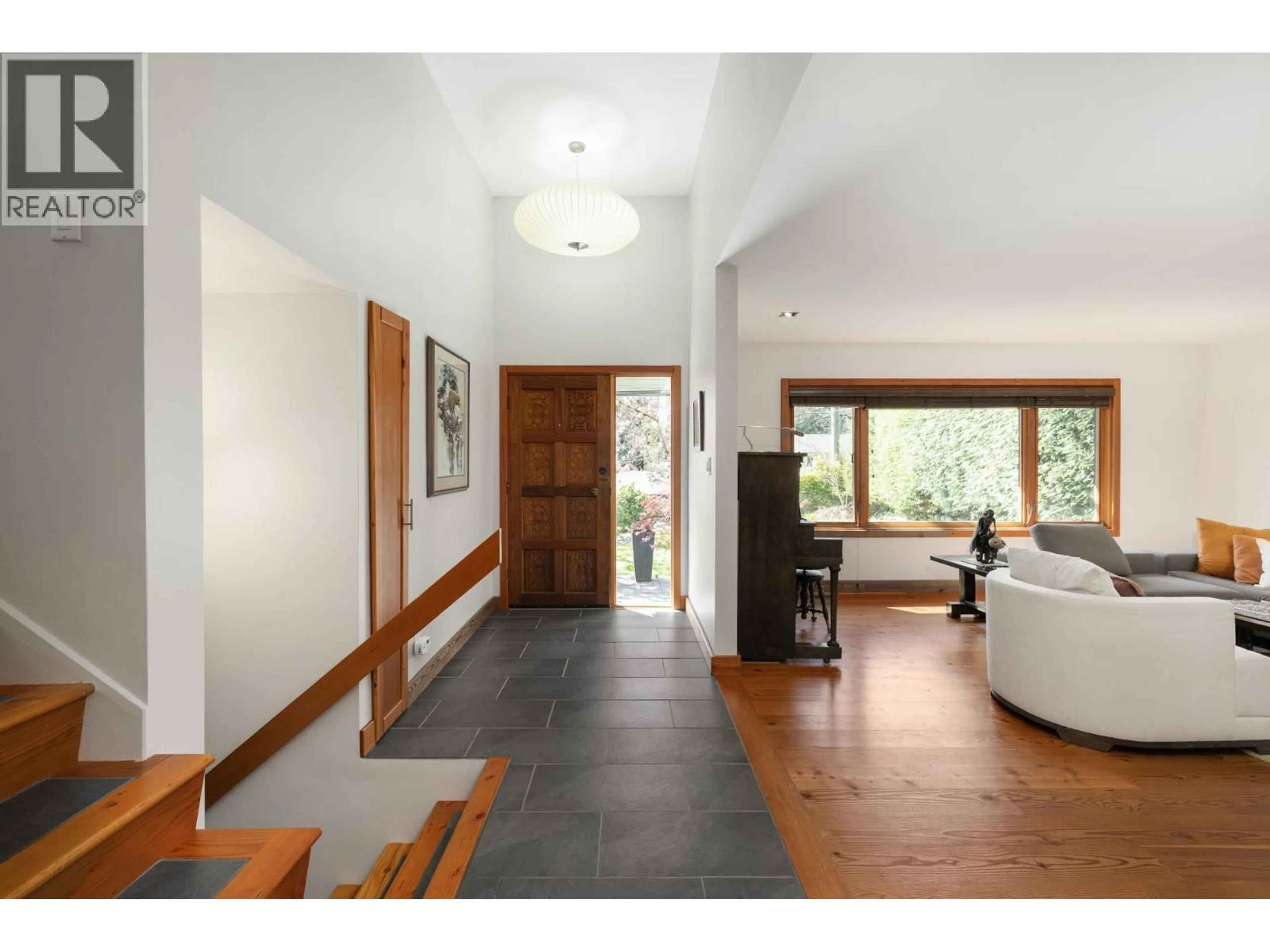Indoor entryway for 1374 15TH STREET, North Vancouver British Columbia V7J1K8