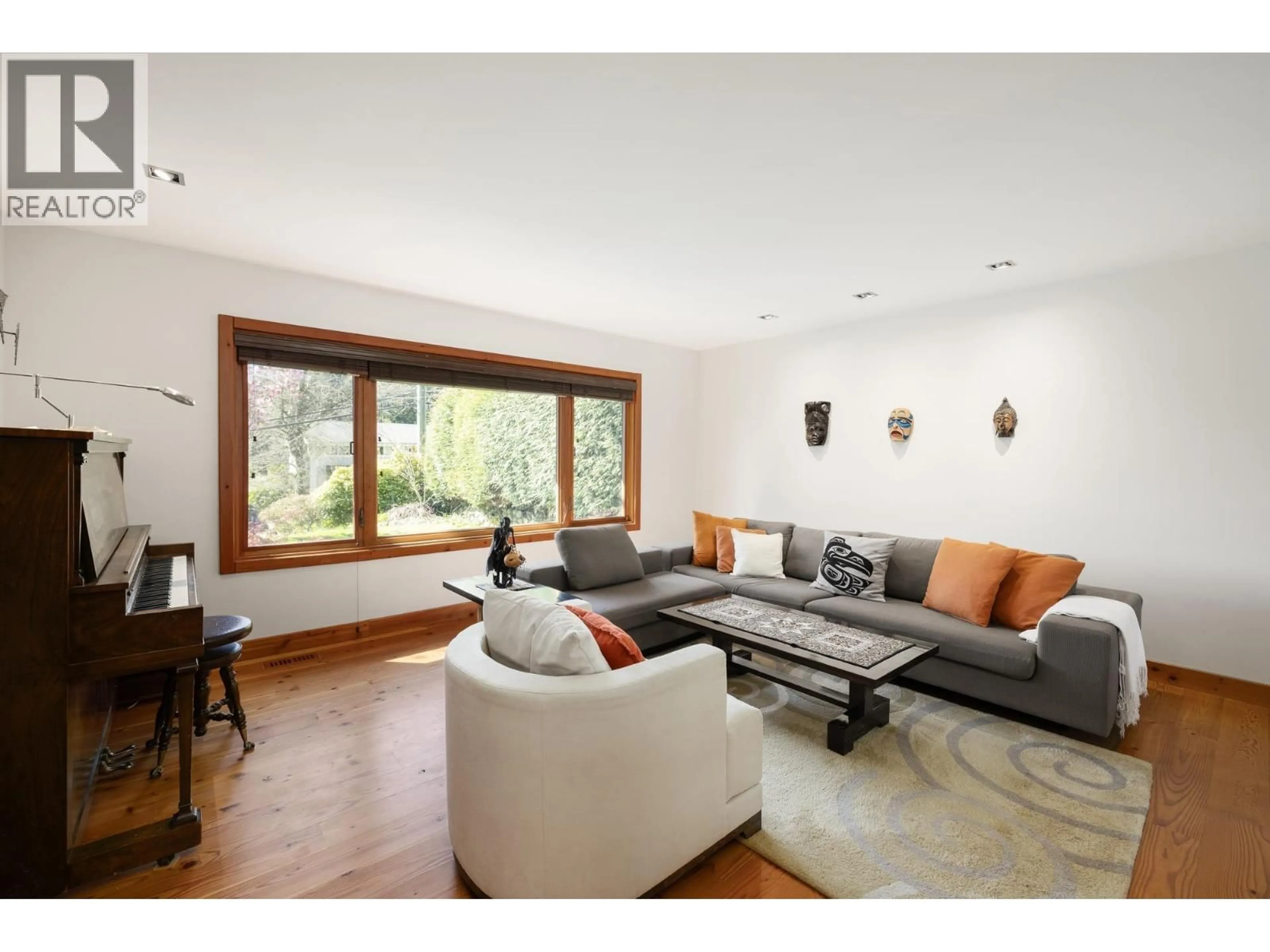 Living room with furniture, unknown for 1374 15TH STREET, North Vancouver British Columbia V7J1K8