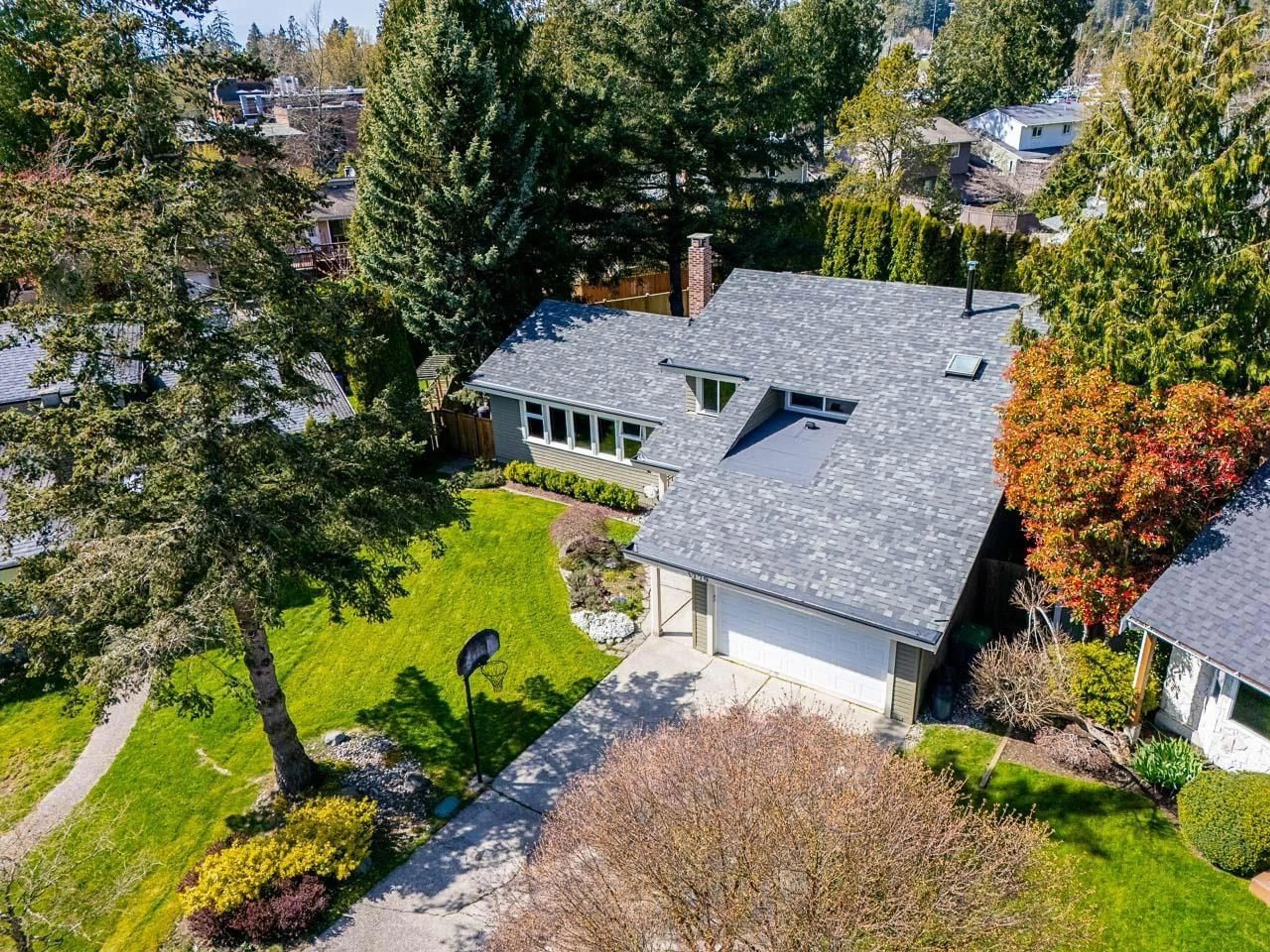 A pic from outside/outdoor area/front of a property/back of a property/a pic from drone, street for 1779 148A STREET, Surrey British Columbia V4A6G5
