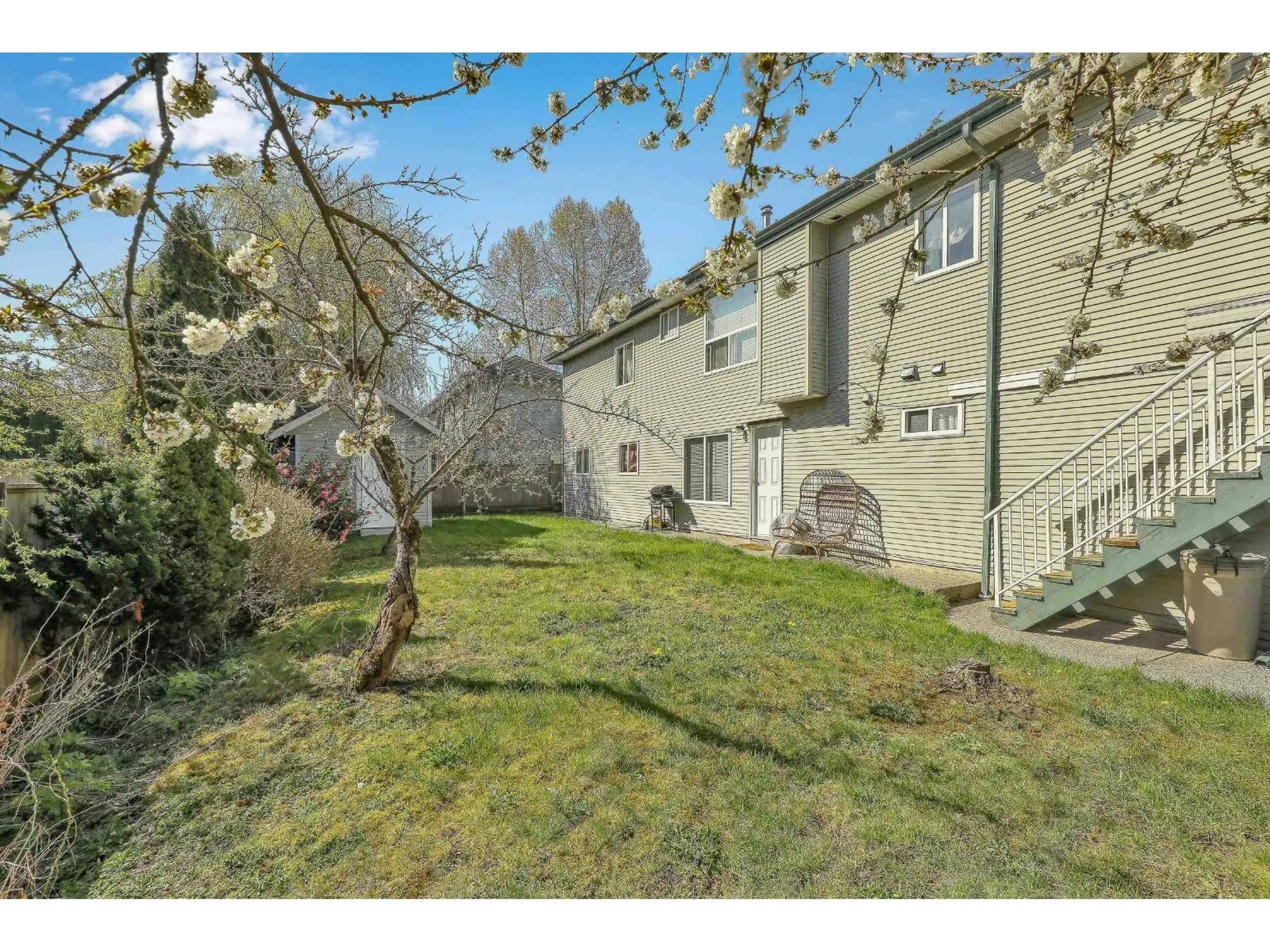 A pic from outside/outdoor area/front of a property/back of a property/a pic from drone, street for 8546 164 STREET, Surrey British Columbia V4N1E5