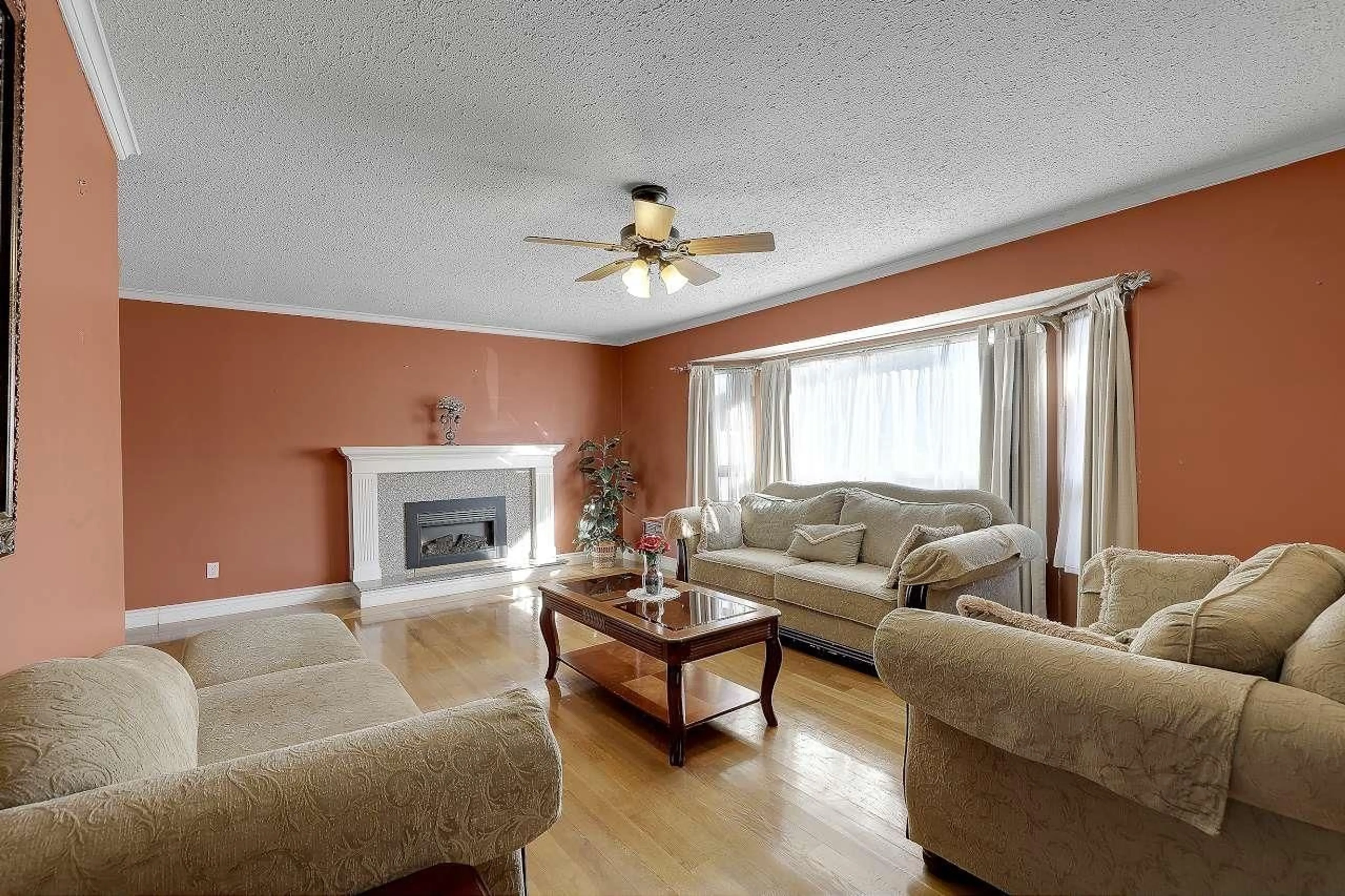 Living room with furniture, unknown for 8947 URSUS CRESCENT, Surrey British Columbia V3V6L3