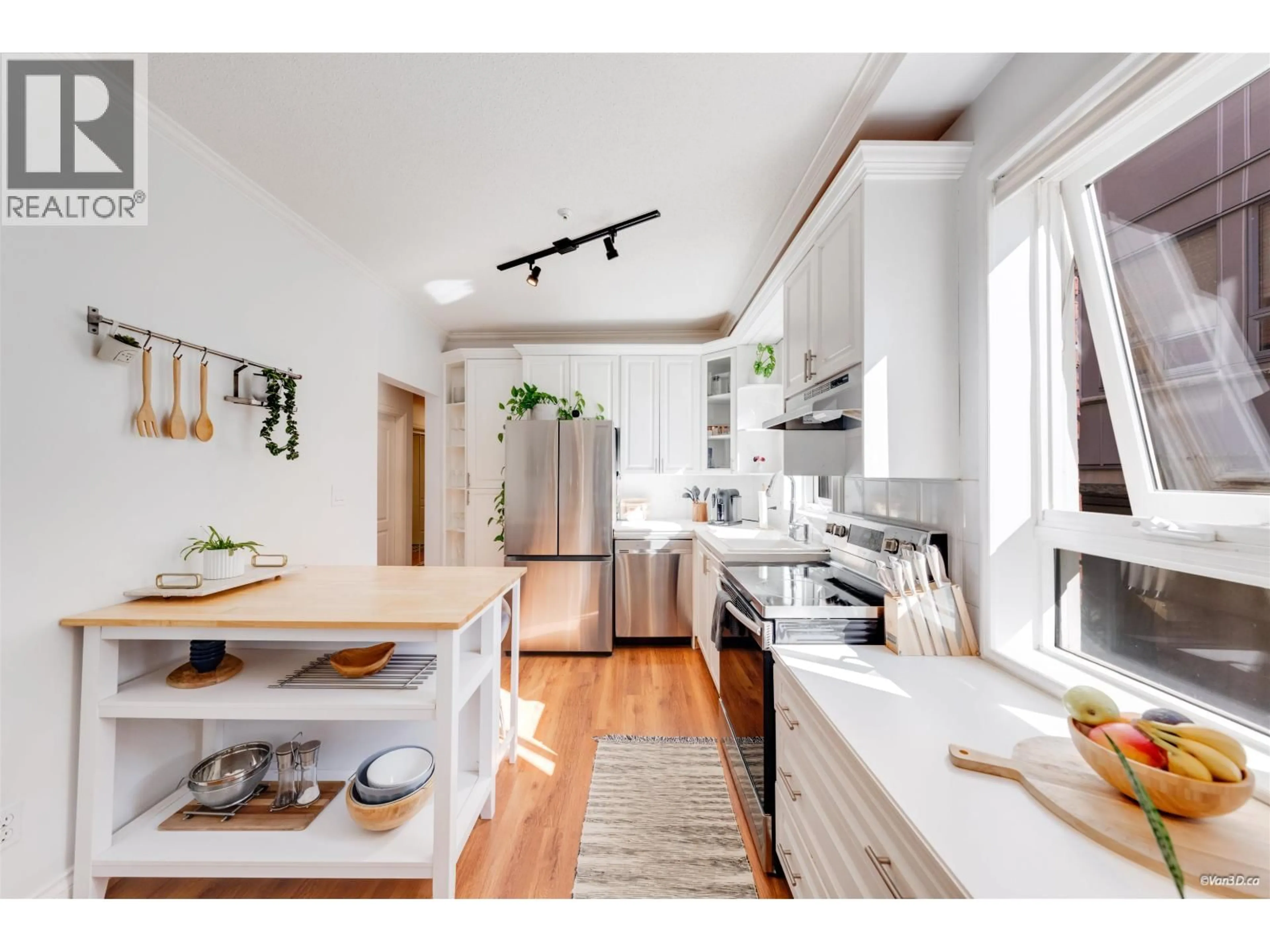 Open concept kitchen, unknown for 202 - 2036 YORK AVENUE, Vancouver British Columbia V6J1E6