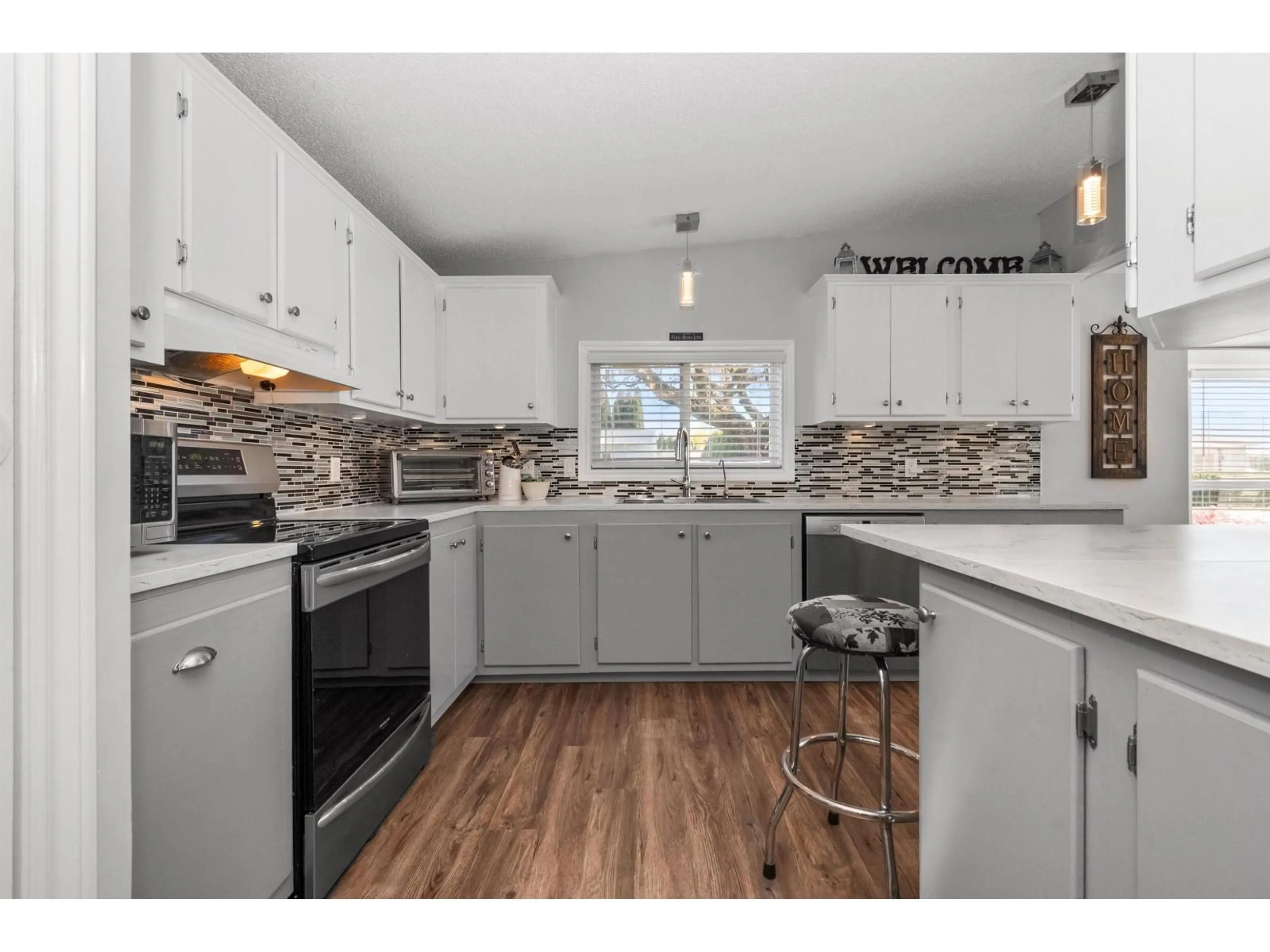 Open concept kitchen, unknown for 13 - 41168 LOUGHEED HIGHWAY, Mission British Columbia V0M1G0