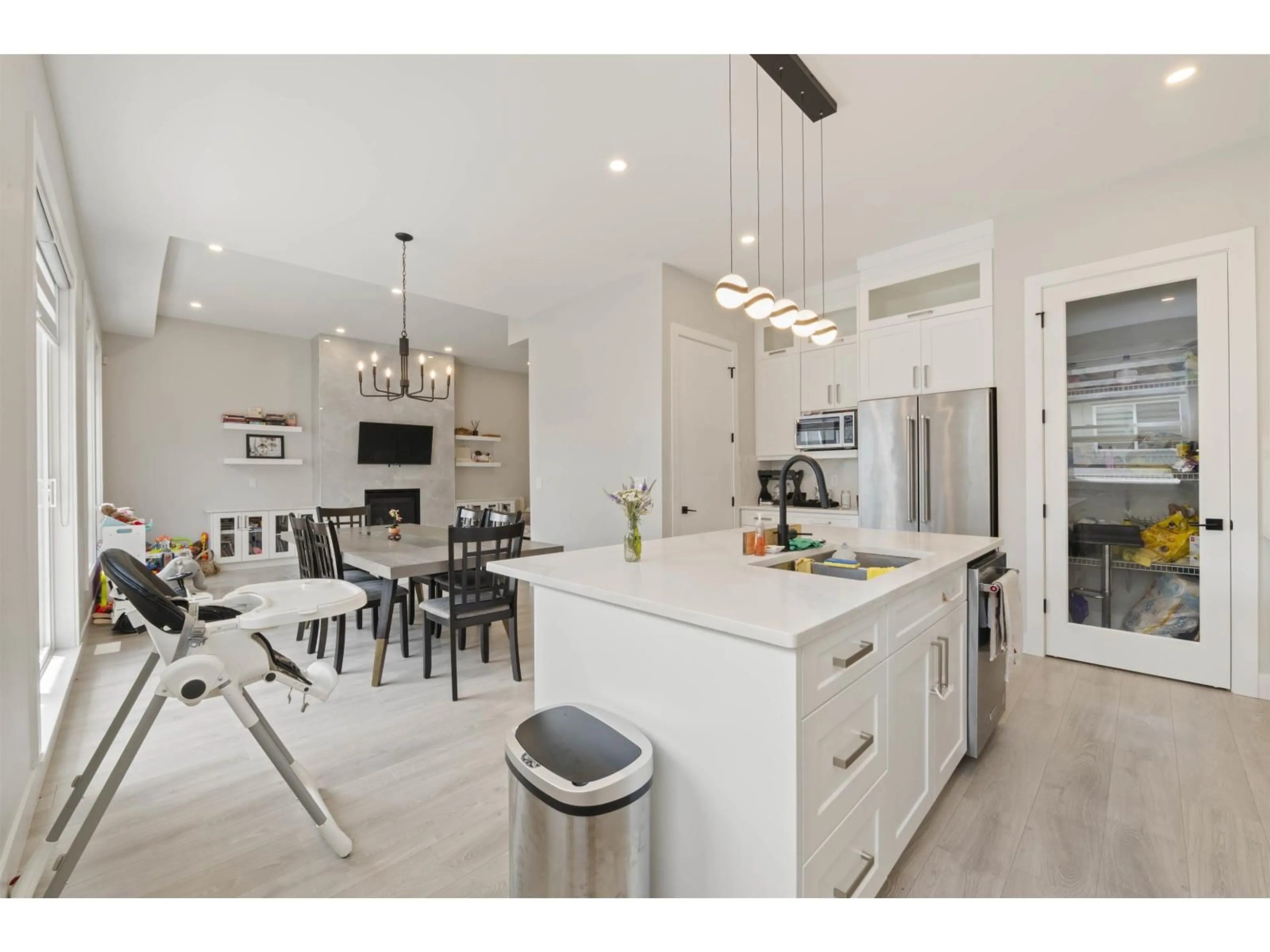 Open concept kitchen, unknown for 36 - 4127 OLD CLAYBURN ROAD, Abbotsford British Columbia V3G1L5