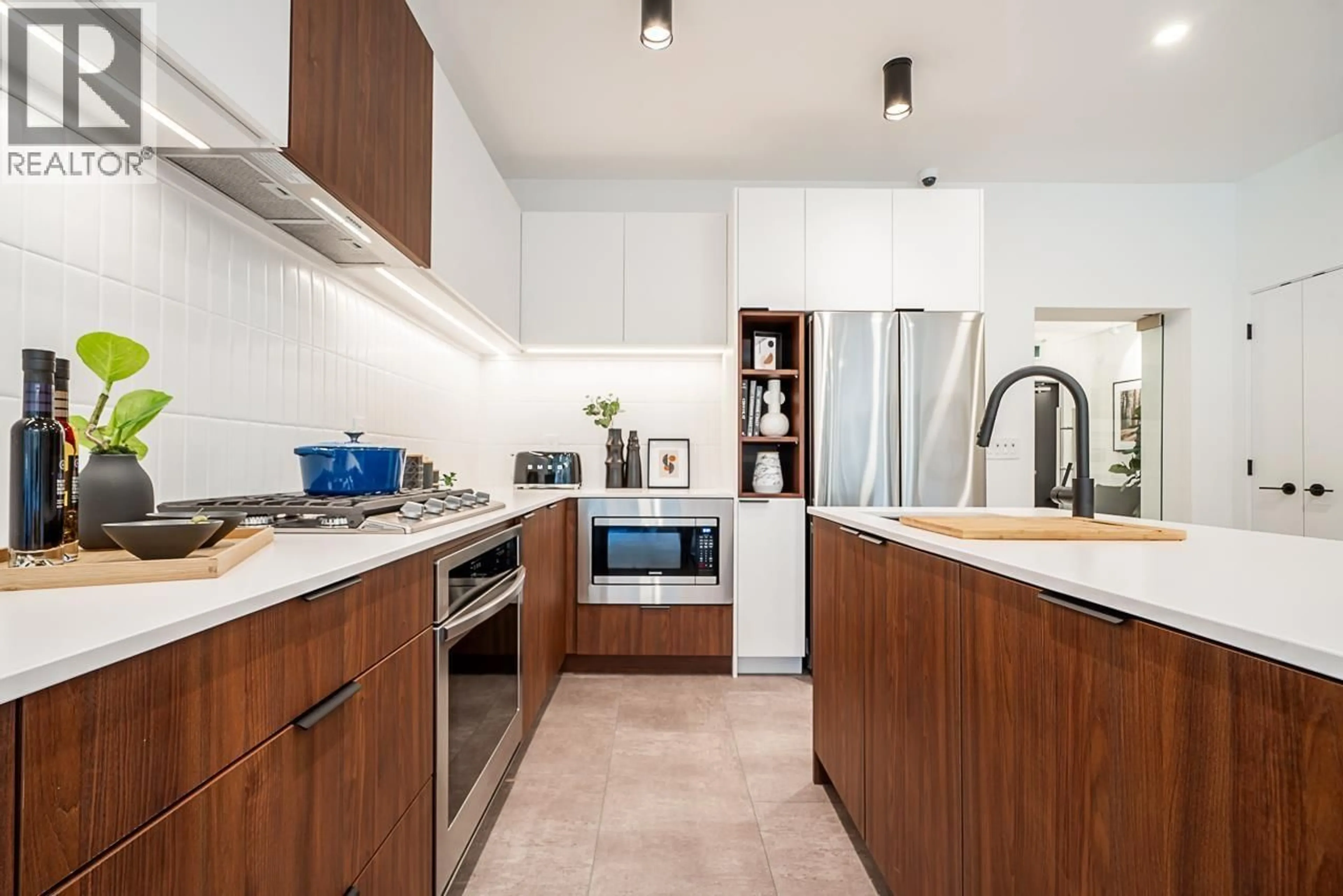 Standard kitchen, unknown for 209 - 623 KEMSLEY AVENUE, Coquitlam British Columbia V3J0L8