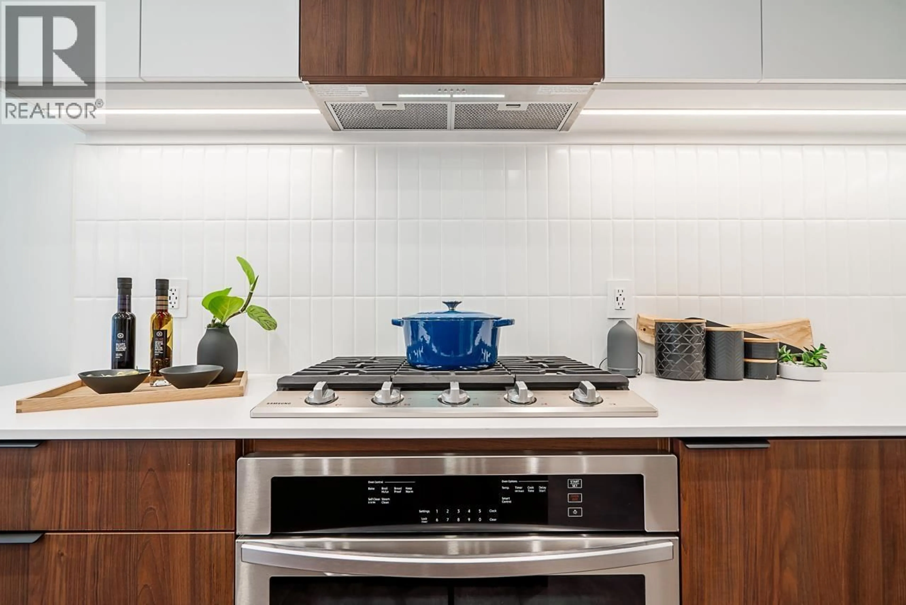 Contemporary kitchen, ceramic/tile floor for 209 - 623 KEMSLEY AVENUE, Coquitlam British Columbia V3J0L8