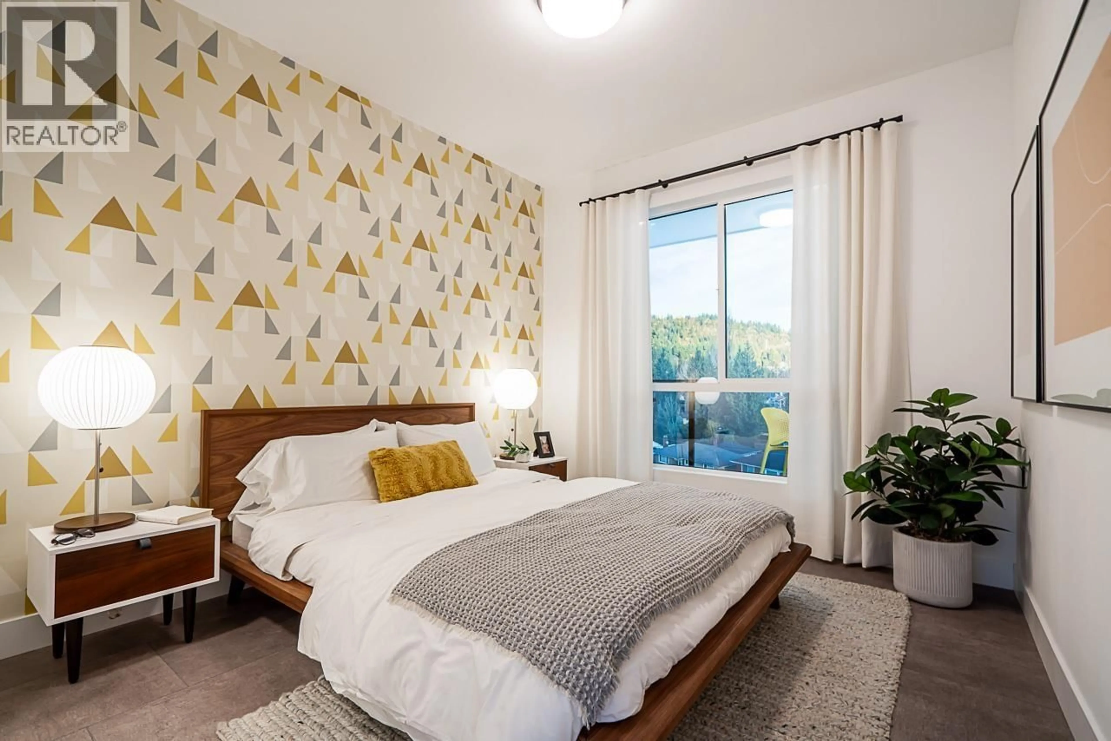 Bedroom with bed, unknown for 209 - 623 KEMSLEY AVENUE, Coquitlam British Columbia V3J0L8