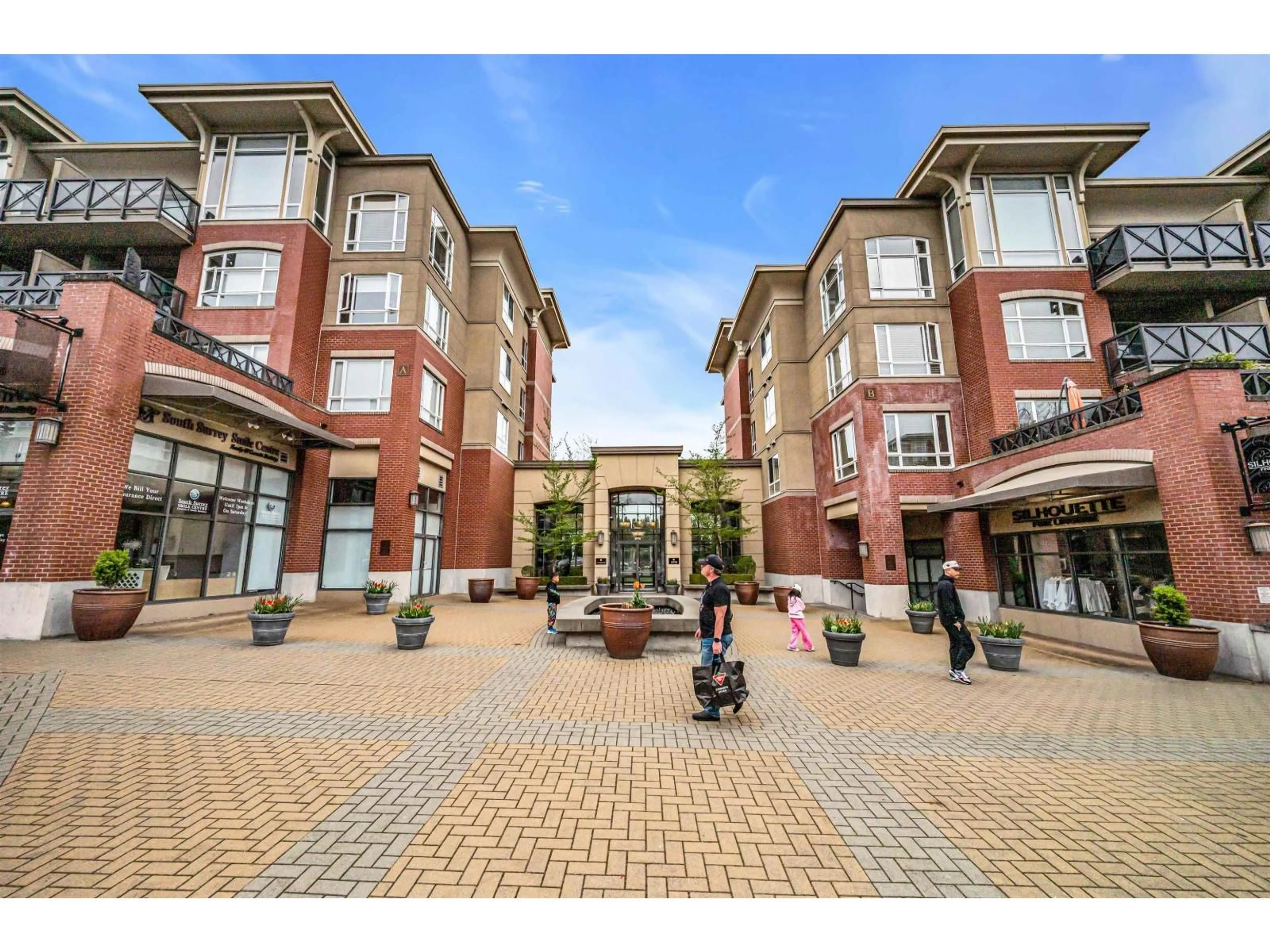 Unknown for 111 - 2970 KING GEORGE BOULEVARD, Surrey British Columbia V4P0E6