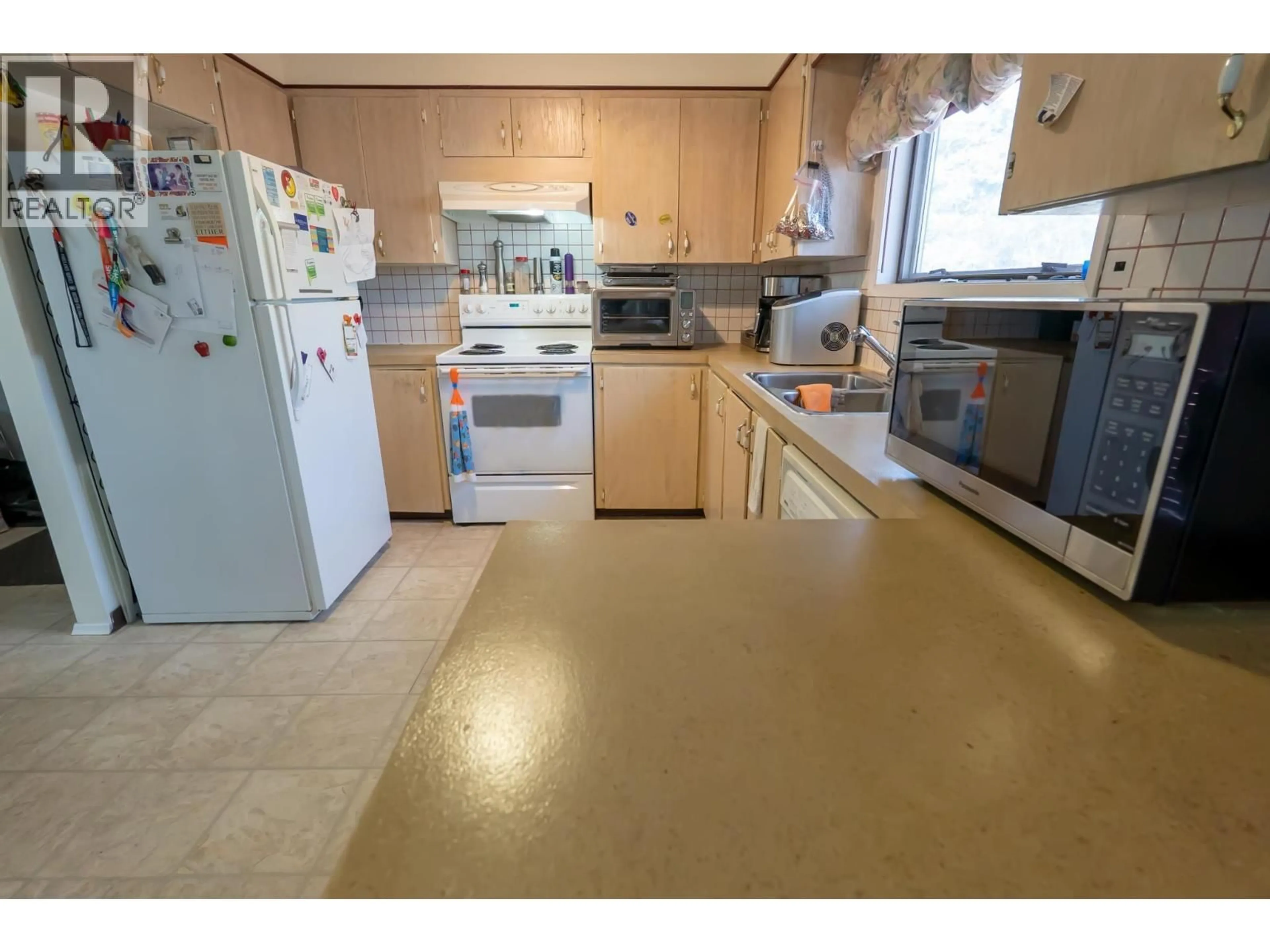 Standard kitchen, unknown for 526 VICTORIA STREET, Vanderhoof British Columbia V0J3A0