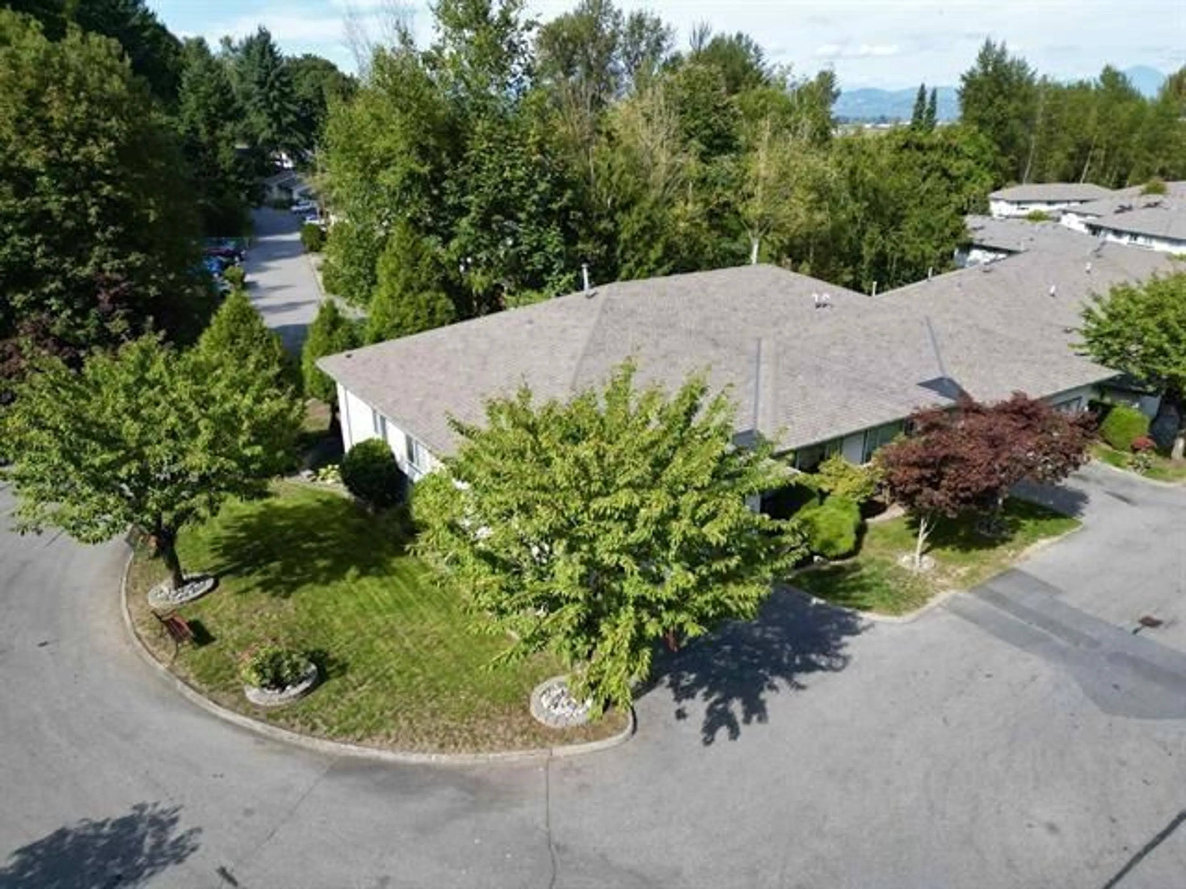 A pic from outside/outdoor area/front of a property/back of a property/a pic from drone, mountain view for 35 - 34250 HAZELWOOD AVENUE, Abbotsford British Columbia V2S7L4