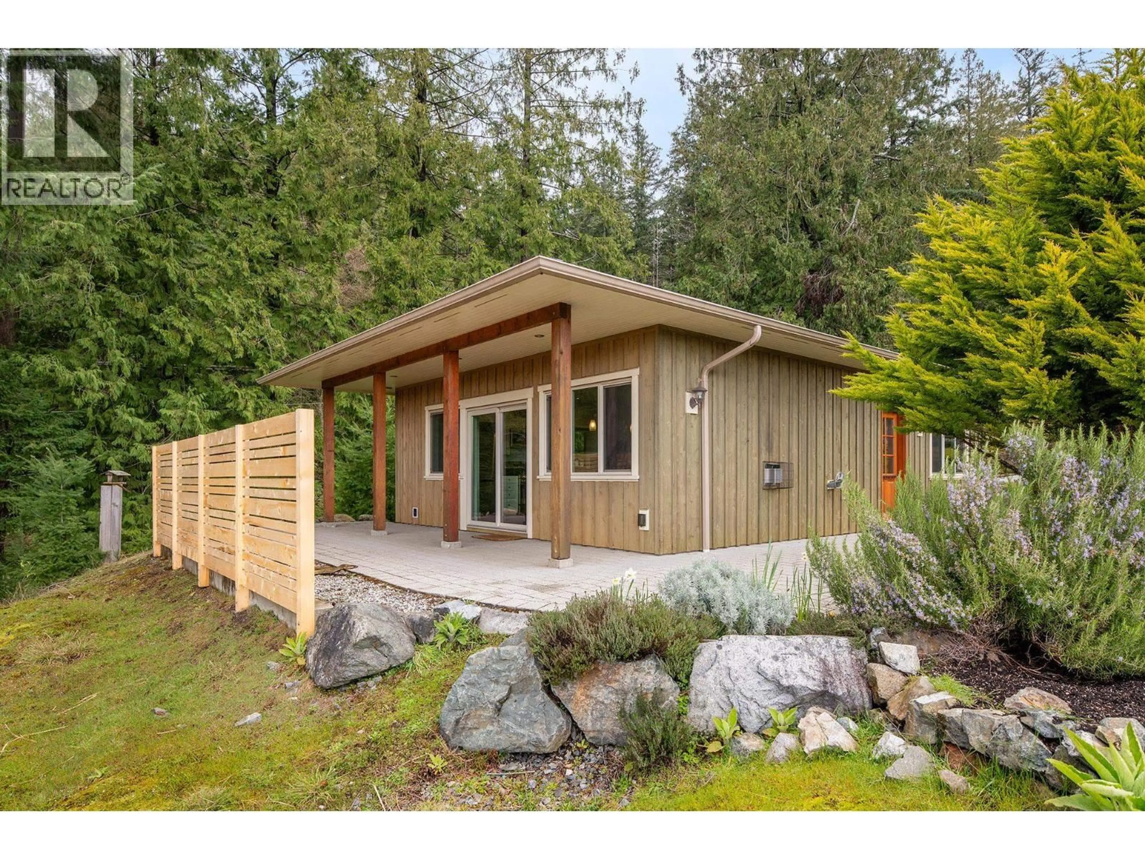 Home with vinyl exterior material, unknown for 879 SEYMOUR BAY DRIVE, Bowen Island British Columbia V0N1G1