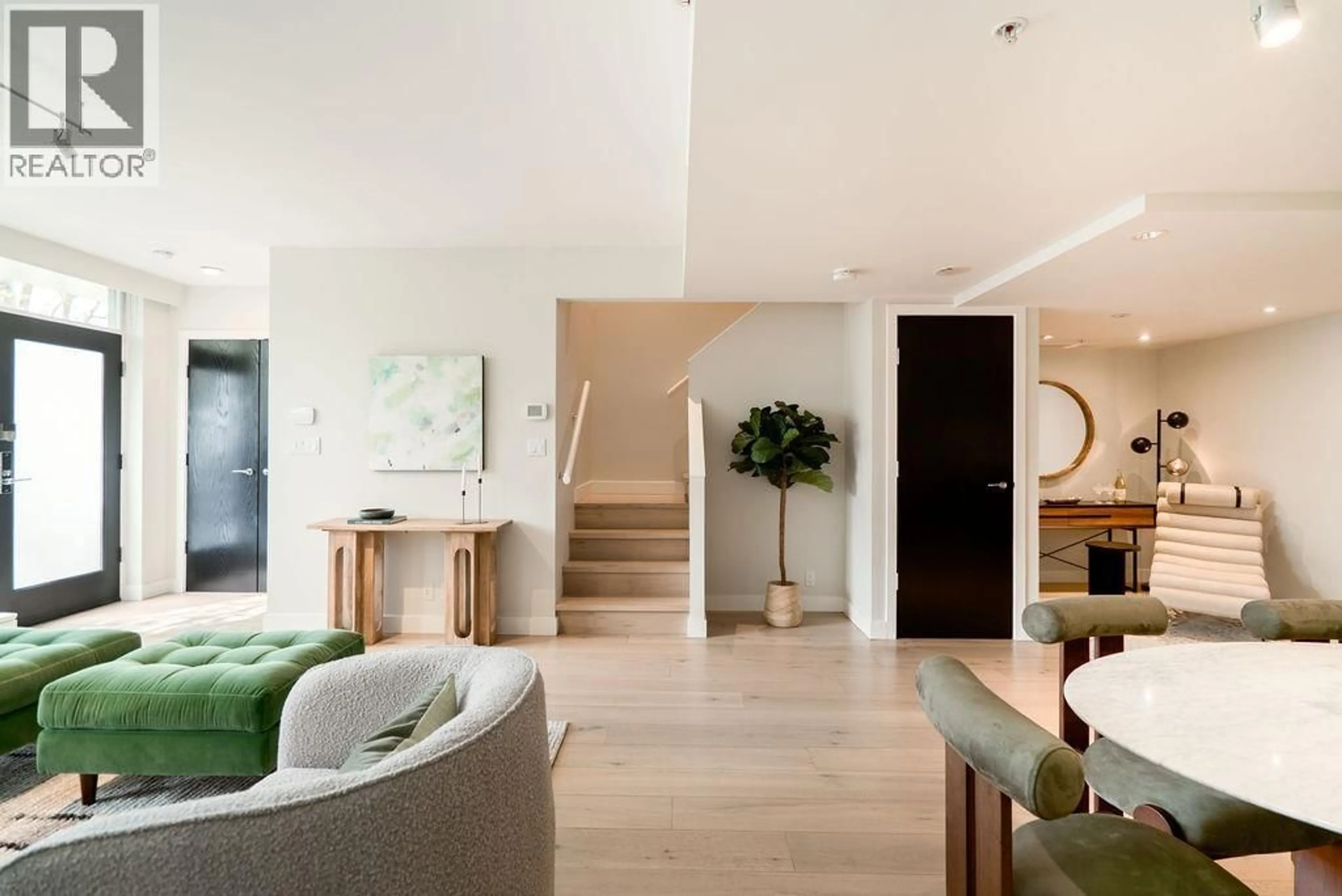 Indoor foyer for 1471 HOWE STREET, Vancouver British Columbia V6Z1C2