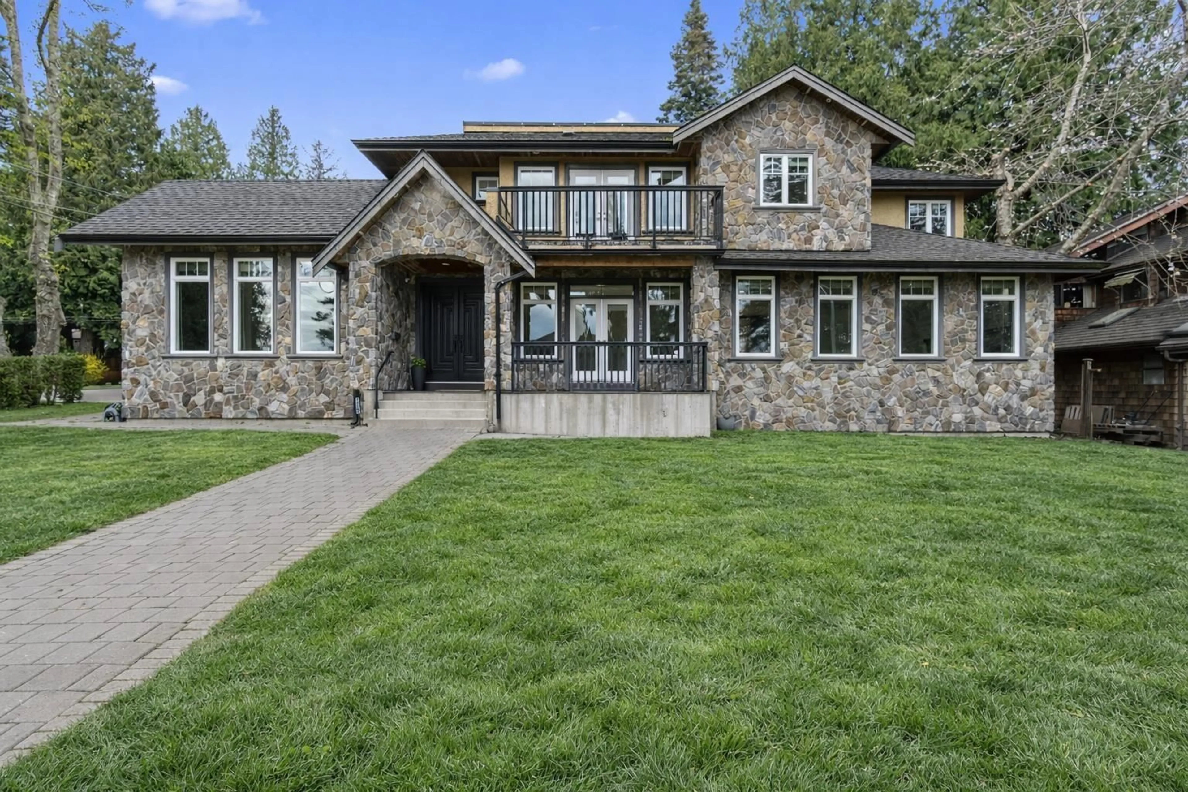 Home with brick exterior material, mountain view for 13101 14TH AVENUE, Surrey British Columbia V4A1G6