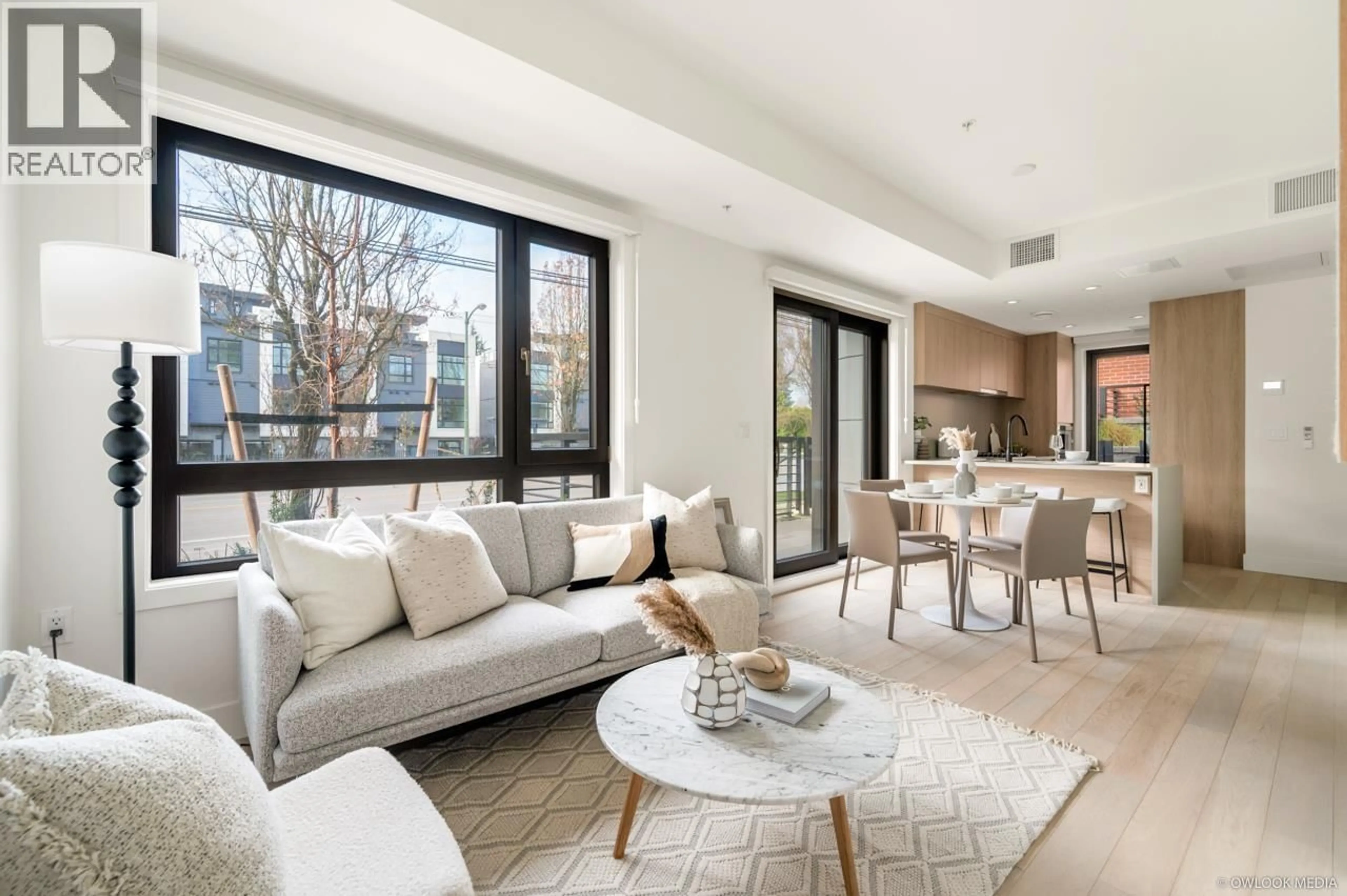 Living room with furniture, unknown for 6322 OAK STREET, Vancouver British Columbia V6M2W4