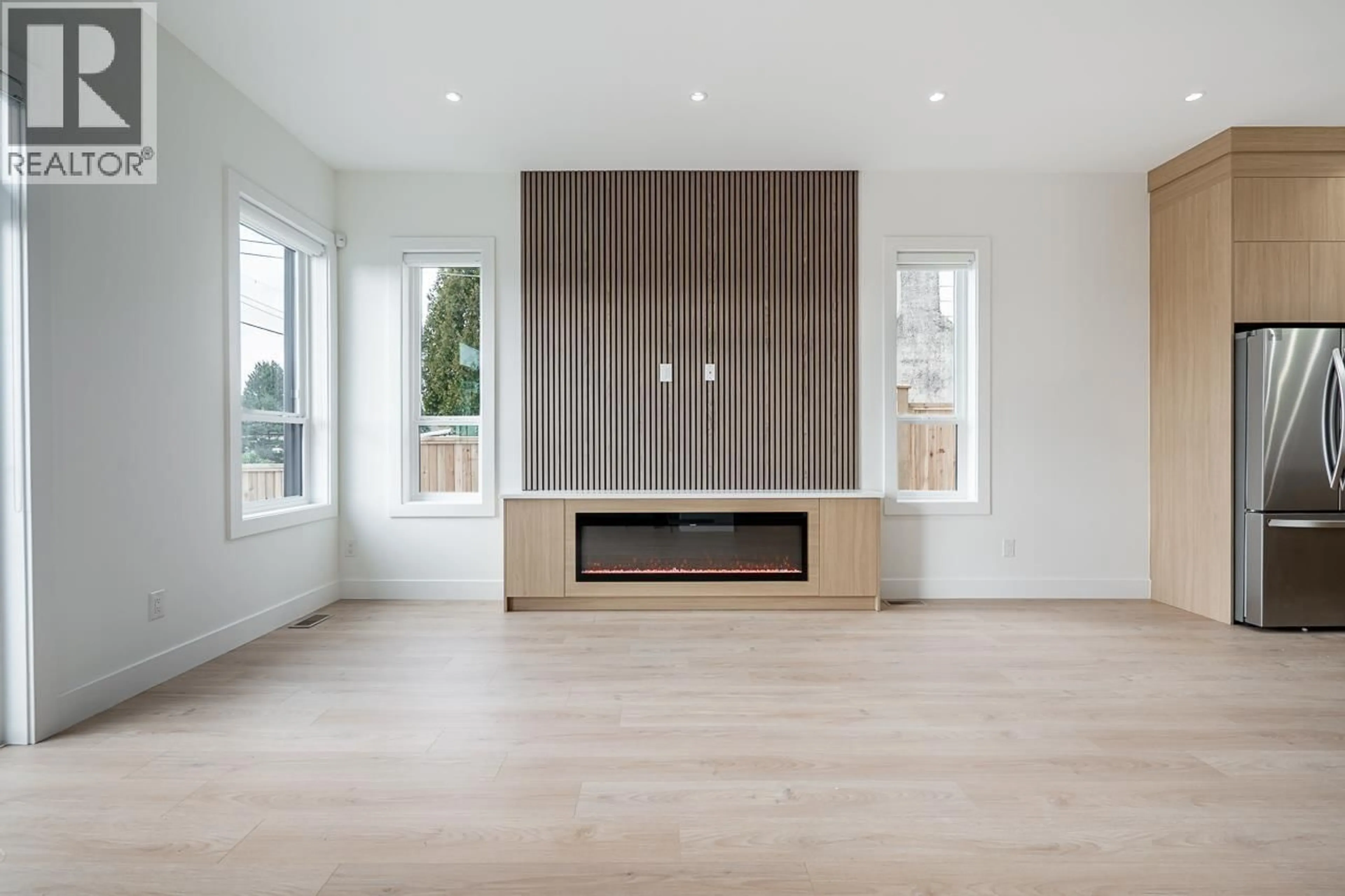 Unknown for 102 - 957 EDGAR AVENUE, Coquitlam British Columbia V3K2K1