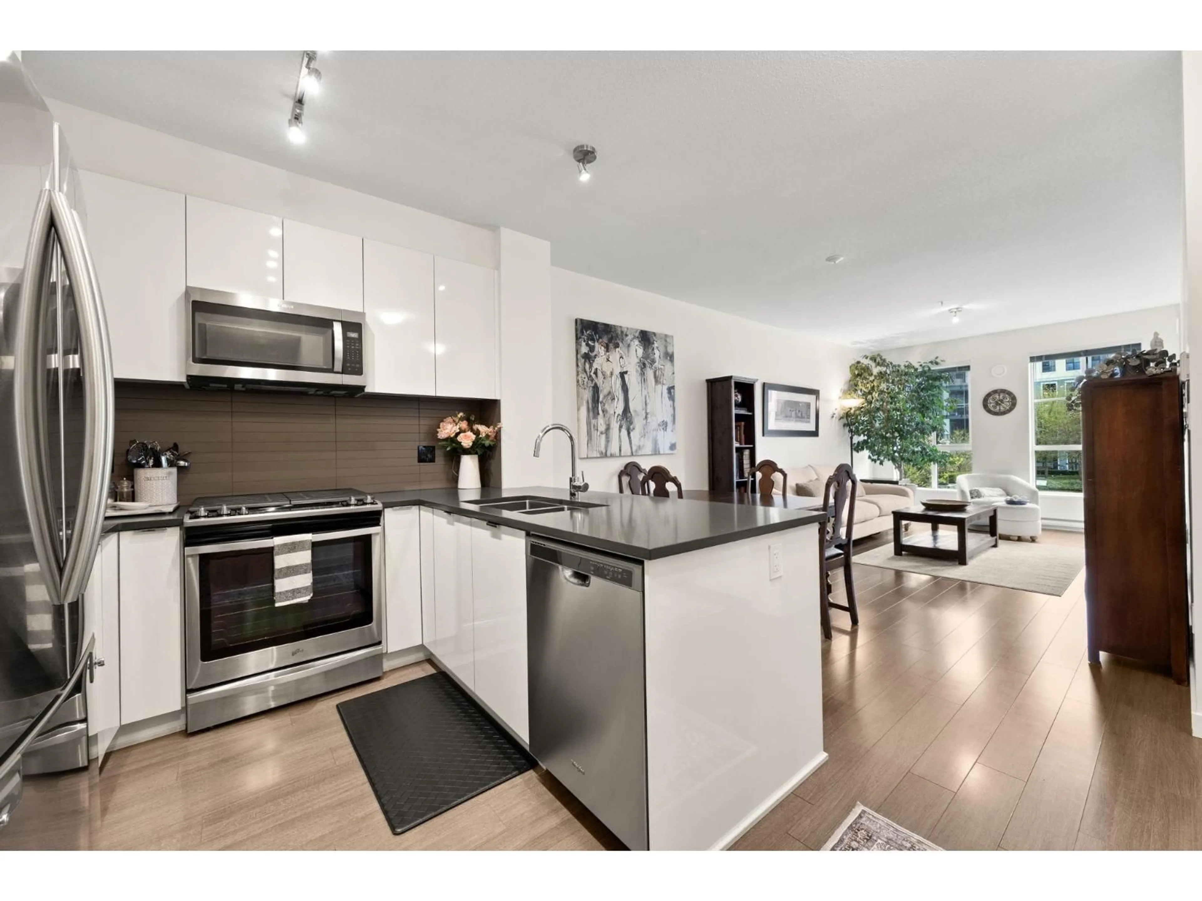Open concept kitchen, unknown for 231 - 15138 34 AVENUE, Surrey British Columbia V3Z0Y5