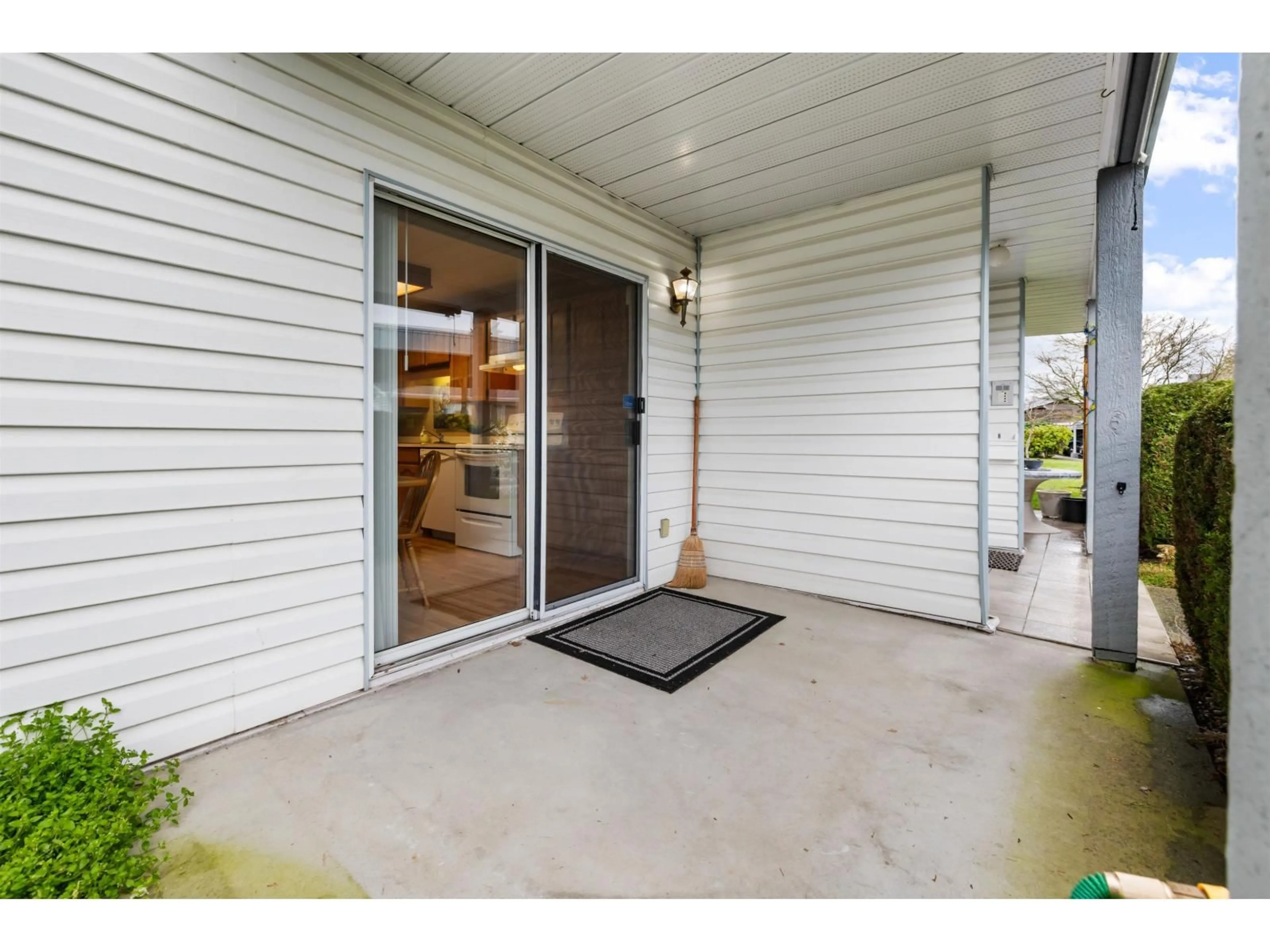 Unknown for 5 - 32691 GARIBALDI DRIVE, Abbotsford British Columbia V2T5T7