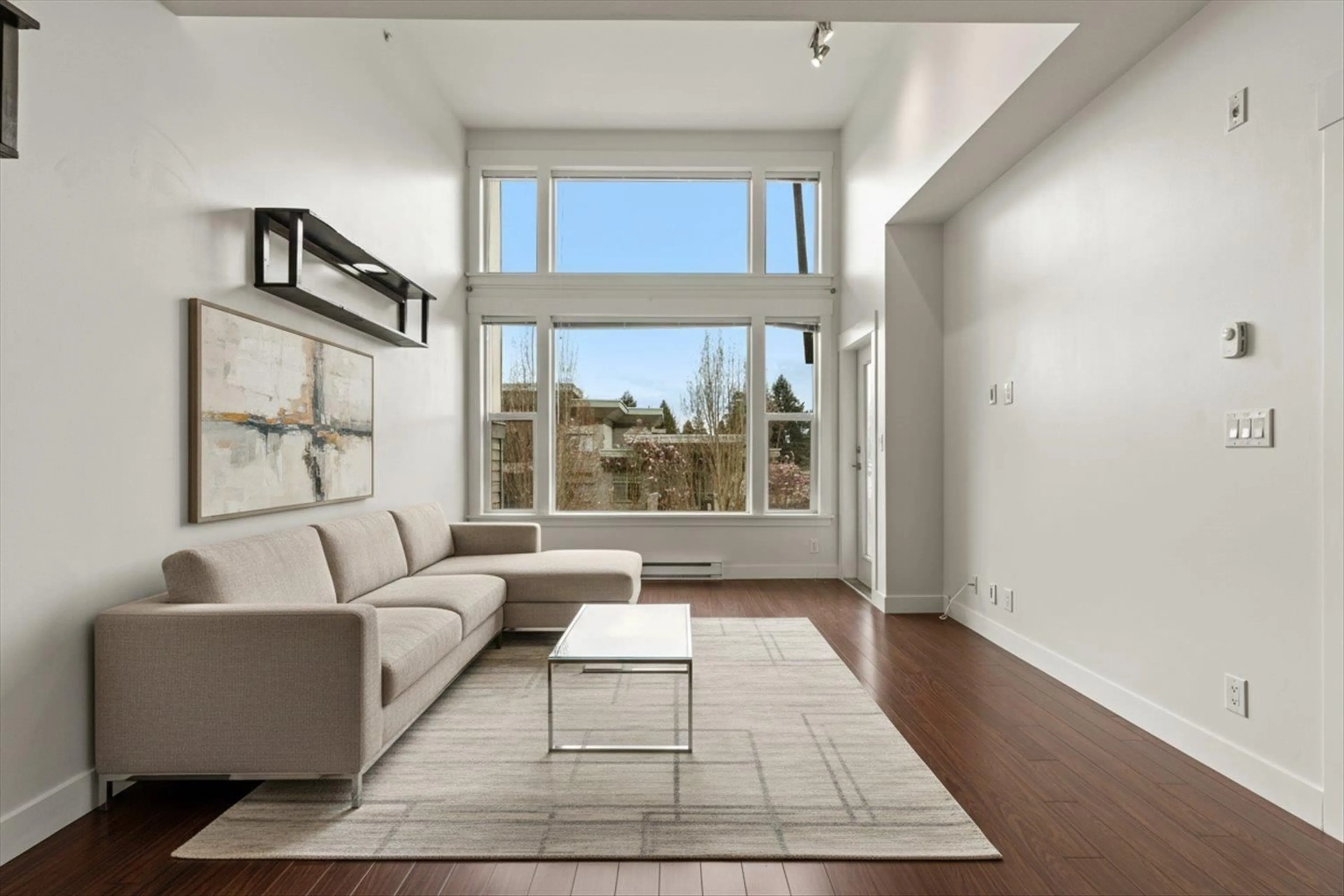 Living room with furniture, unknown for 412 - 33539 HOLLAND AVENUE, Abbotsford British Columbia V2S0C6