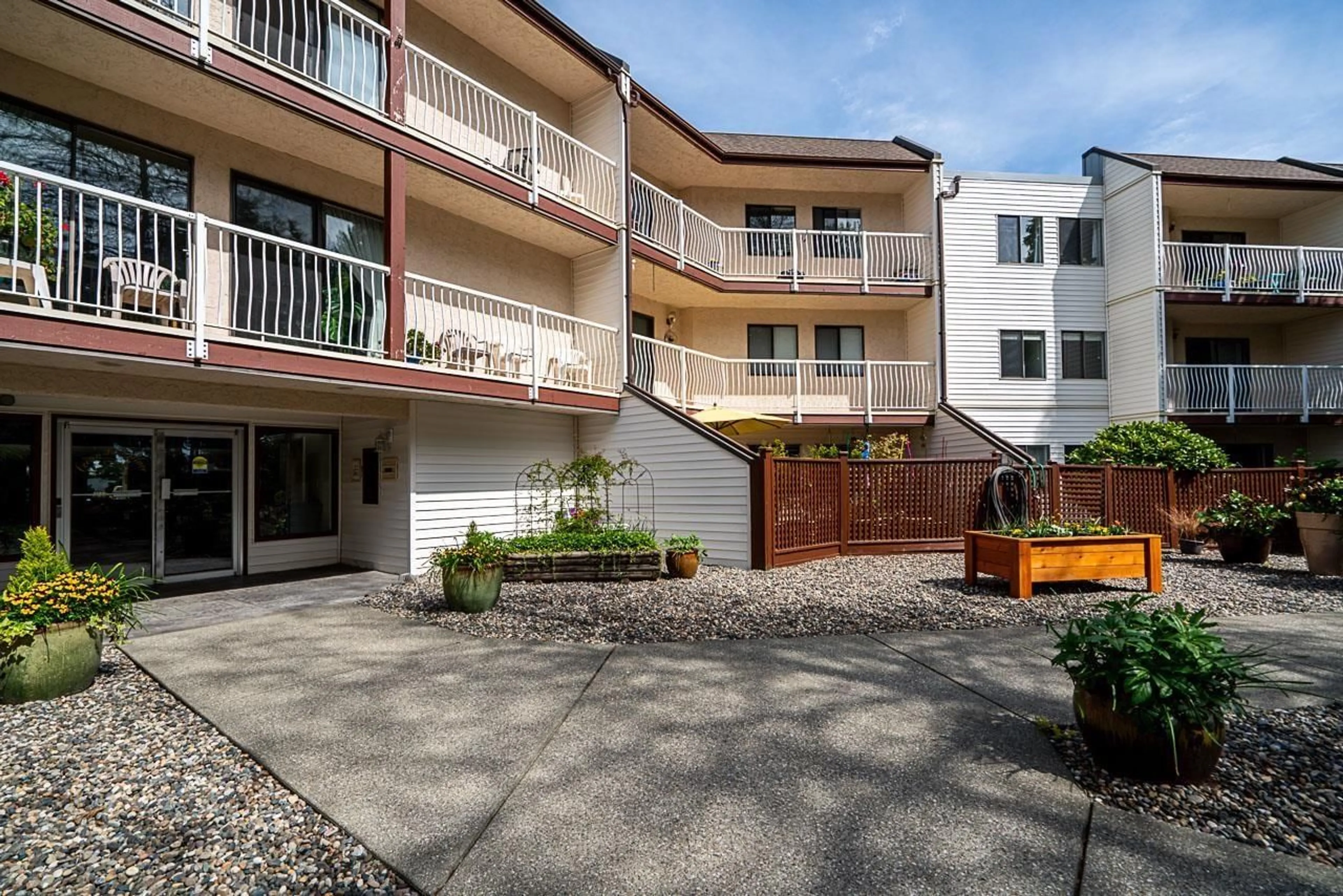 Patio, unknown for 204 - 12890 17 AVENUE, Surrey British Columbia V4A1T5