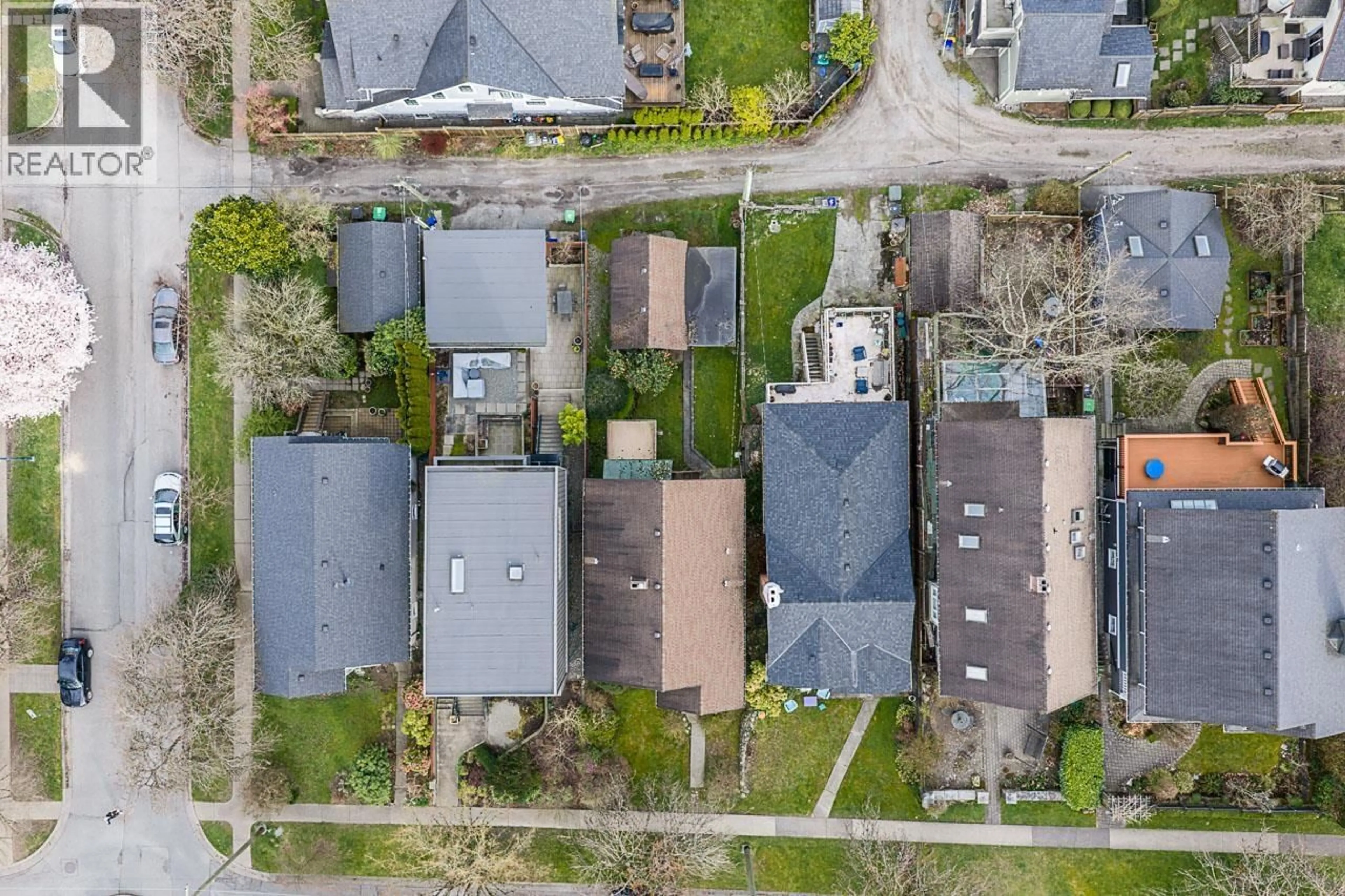 A pic from outside/outdoor area/front of a property/back of a property/a pic from drone, street for 3832 HEATHER STREET, Vancouver British Columbia V5Z3L3