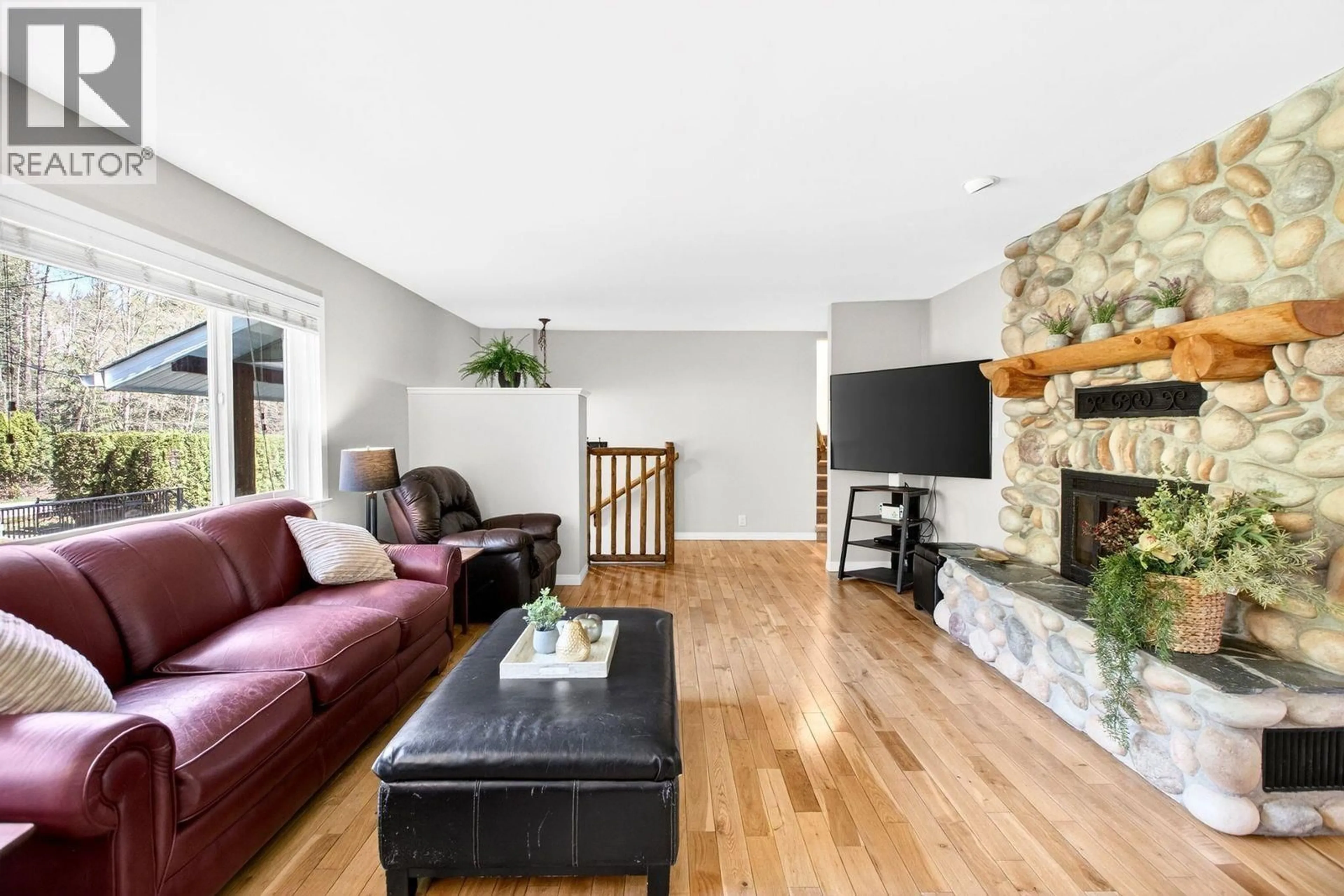 Living room with furniture, unknown for 27656 110 AVENUE, Maple Ridge British Columbia V2W1P6