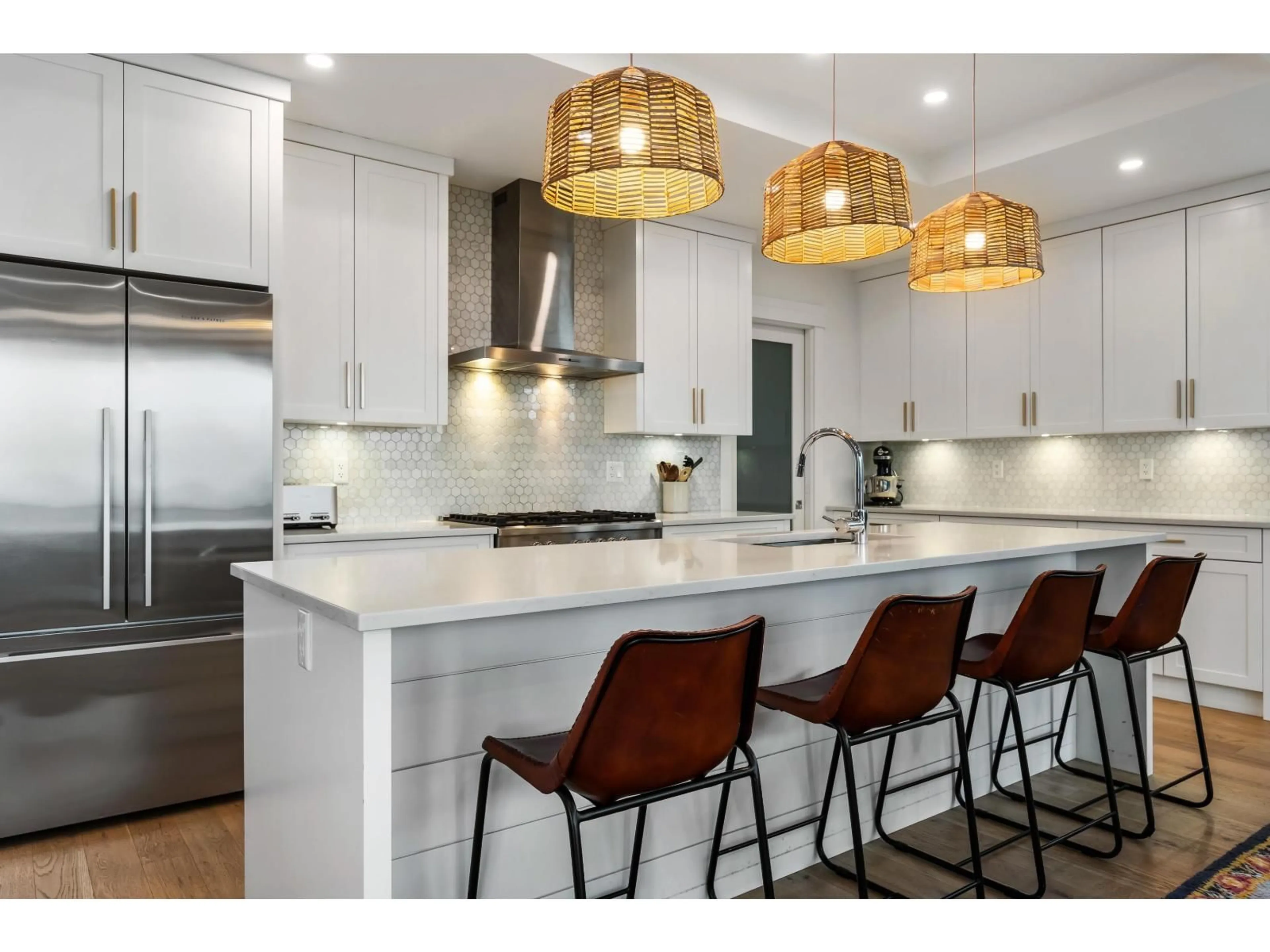 Contemporary kitchen, unknown for 35990 TIMBERLANE DRIVE, Abbotsford British Columbia V3G0H5