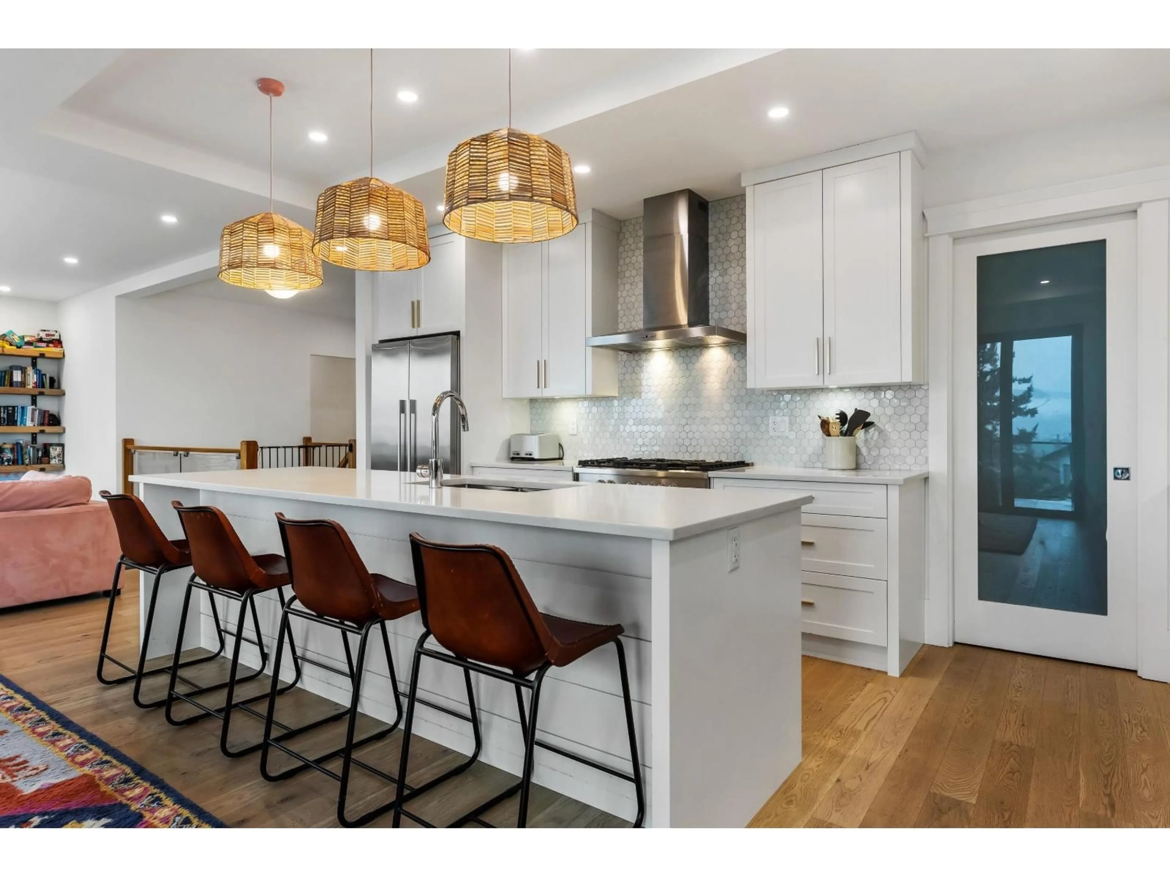 Open concept kitchen, wood/laminate floor for 35990 TIMBERLANE DRIVE, Abbotsford British Columbia V3G0H5