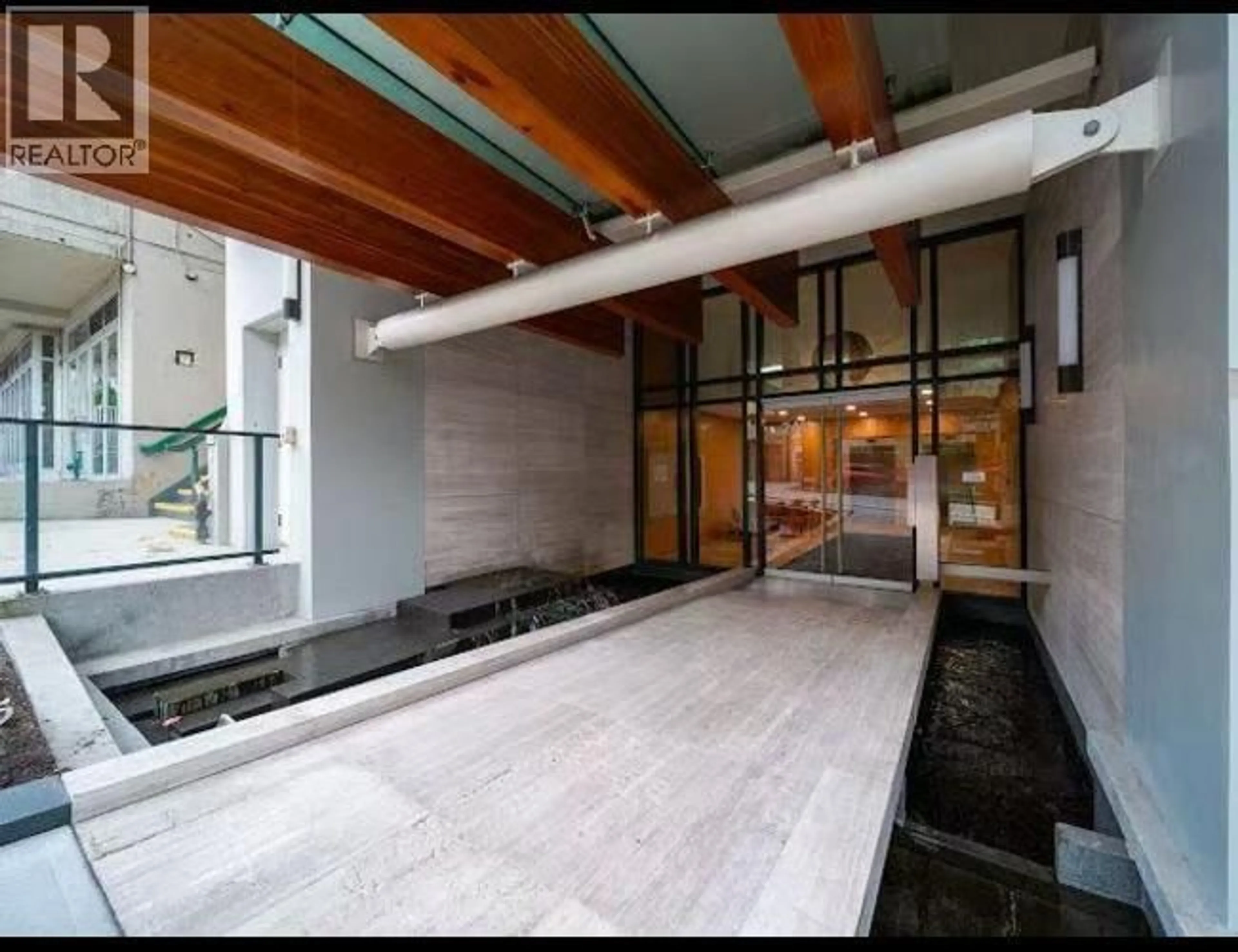 Indoor foyer for 903 - 2411 HEATHER STREET, Vancouver British Columbia V5Z0B7