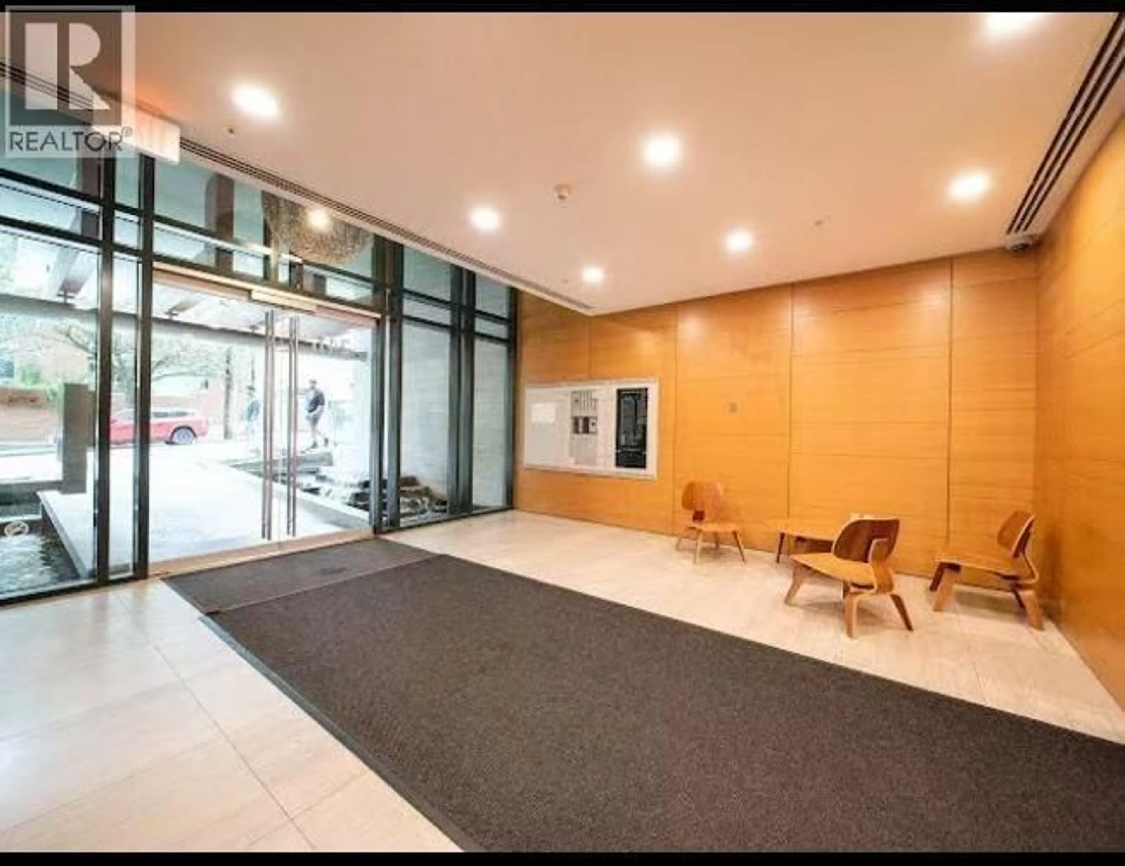 Indoor foyer for 903 - 2411 HEATHER STREET, Vancouver British Columbia V5Z0B7
