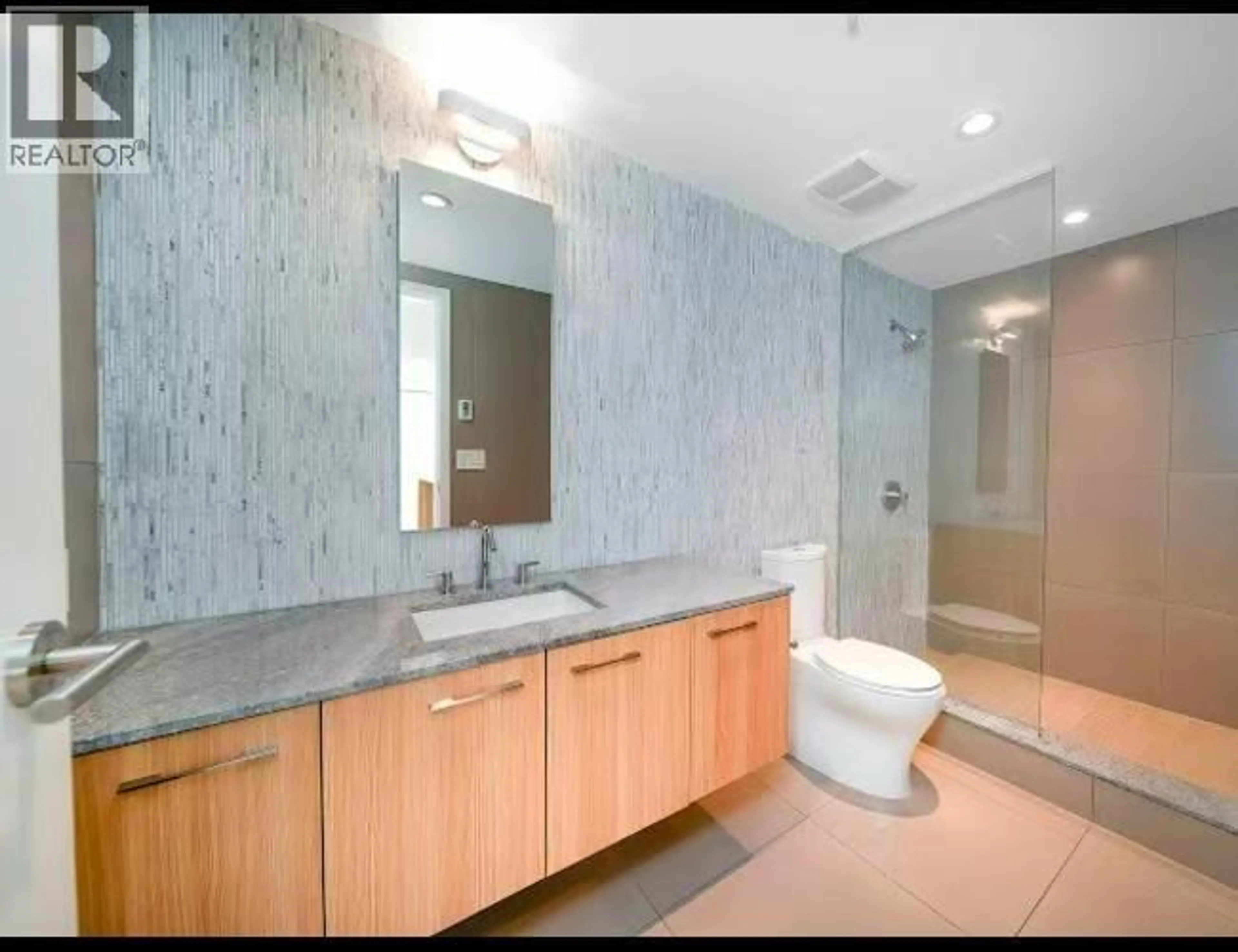 Standard bathroom, ceramic/tile floor for 903 - 2411 HEATHER STREET, Vancouver British Columbia V5Z0B7