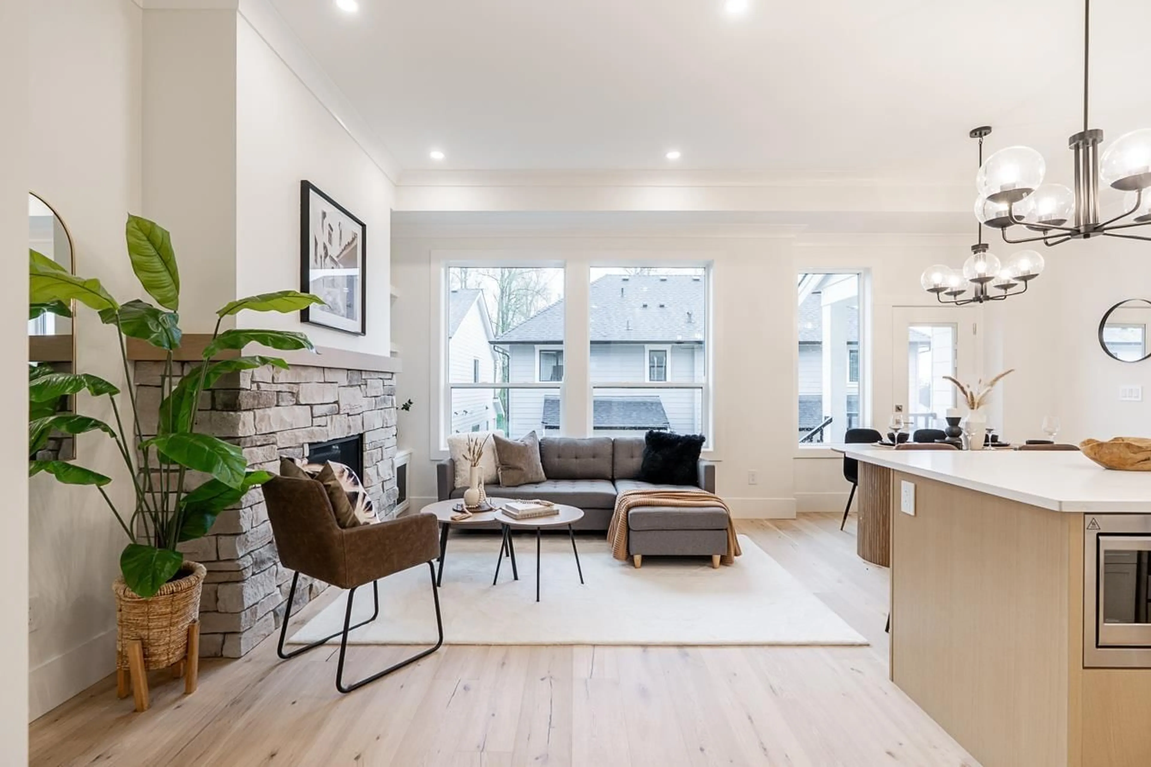 Living room with furniture, unknown for 102 - 16612 18A AVENUE, Surrey British Columbia V3Z9X5