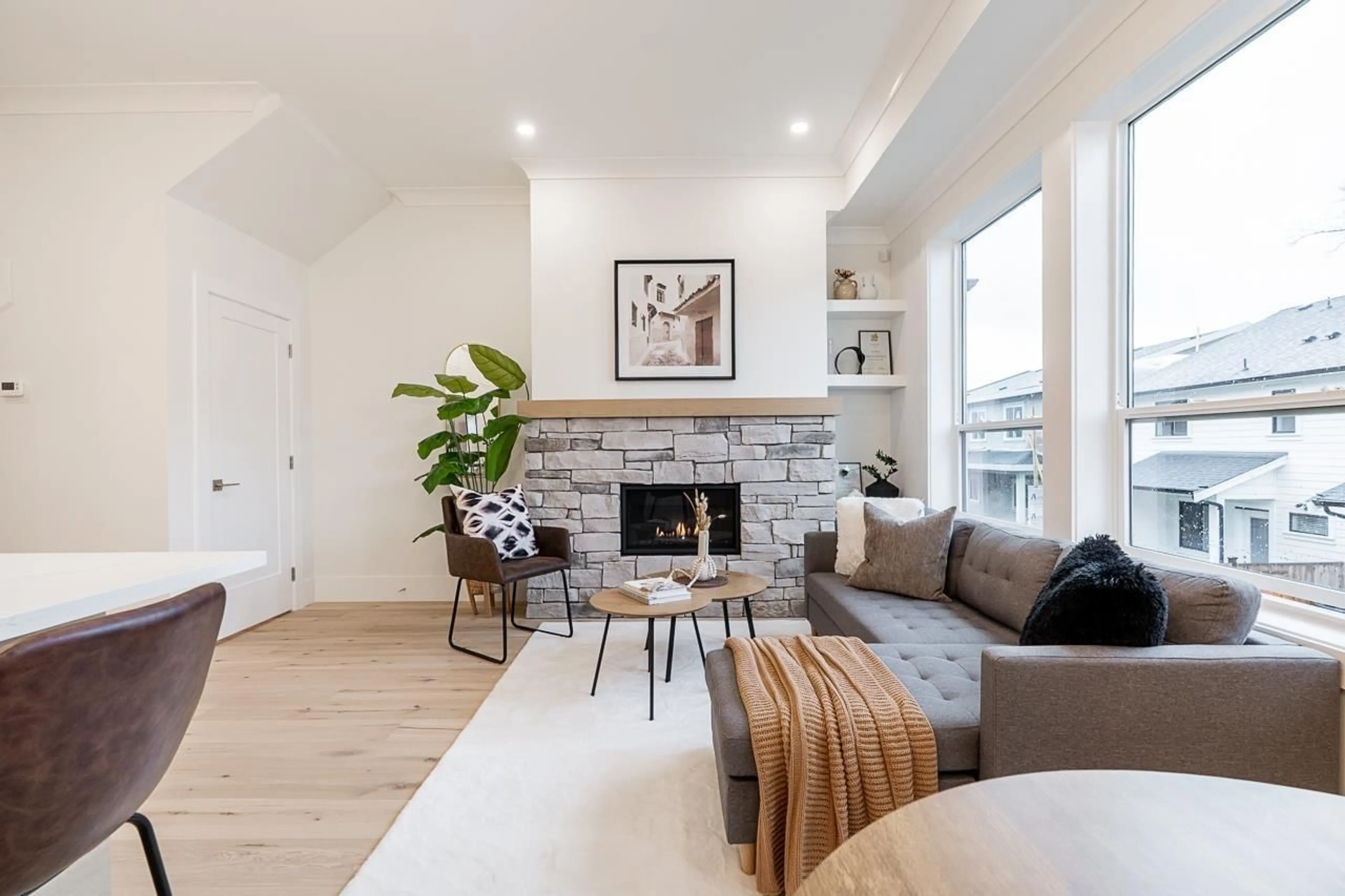 Living room with furniture, unknown for 102 - 16612 18A AVENUE, Surrey British Columbia V3Z9X5
