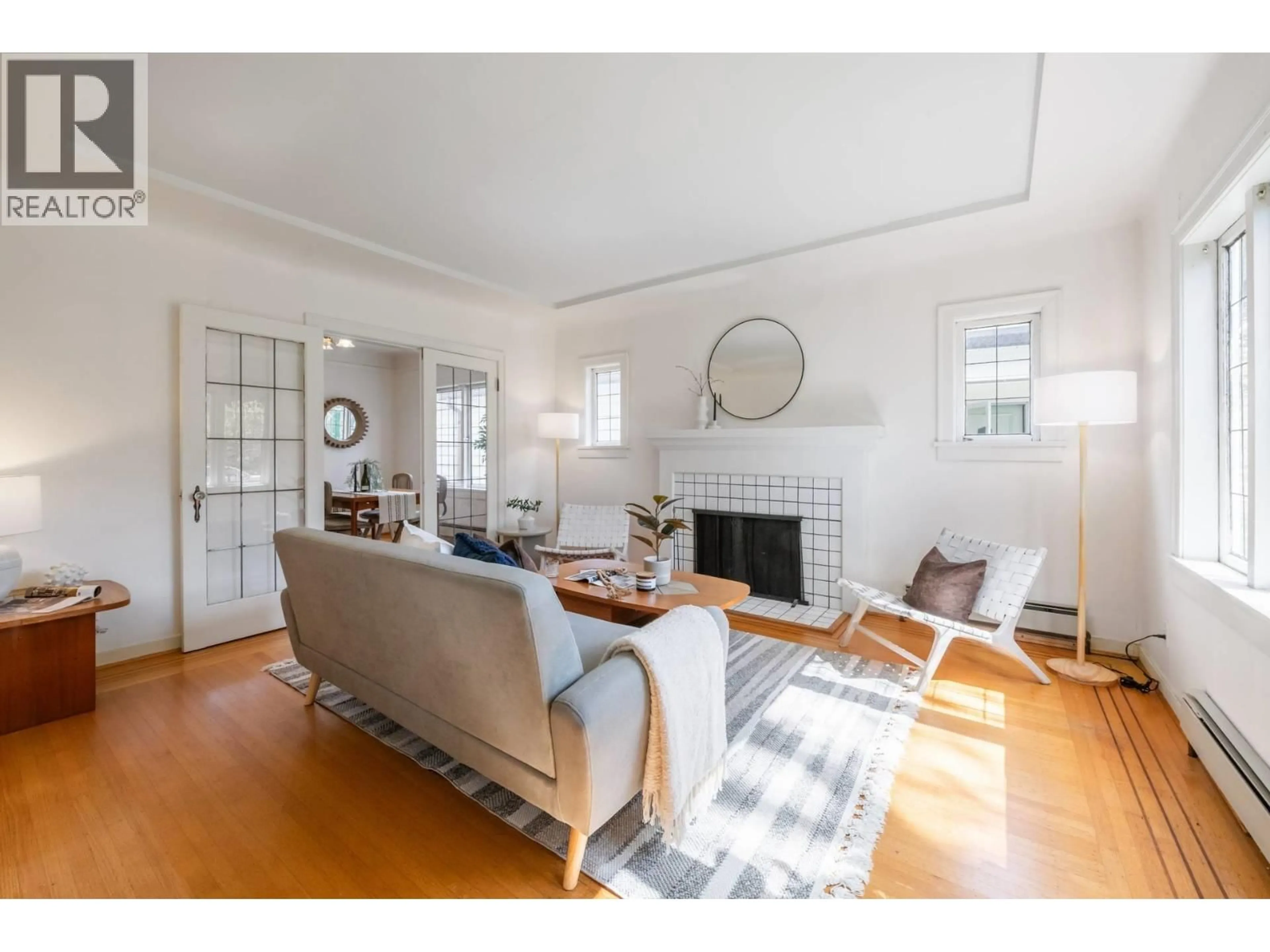 Living room with furniture, unknown for 85 W 21ST AVENUE, Vancouver British Columbia V5Y2E1